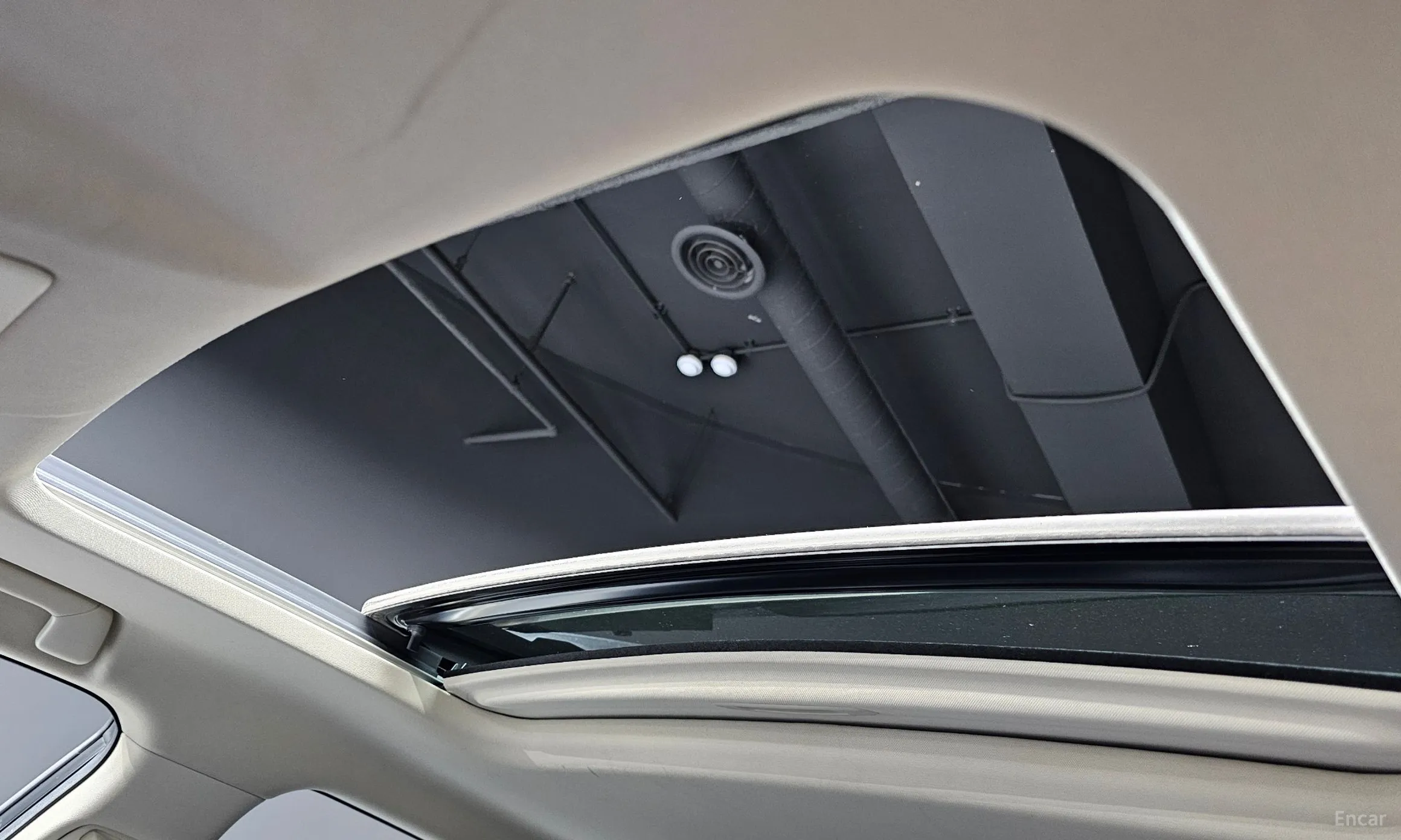 Lexus NX300h превью 17