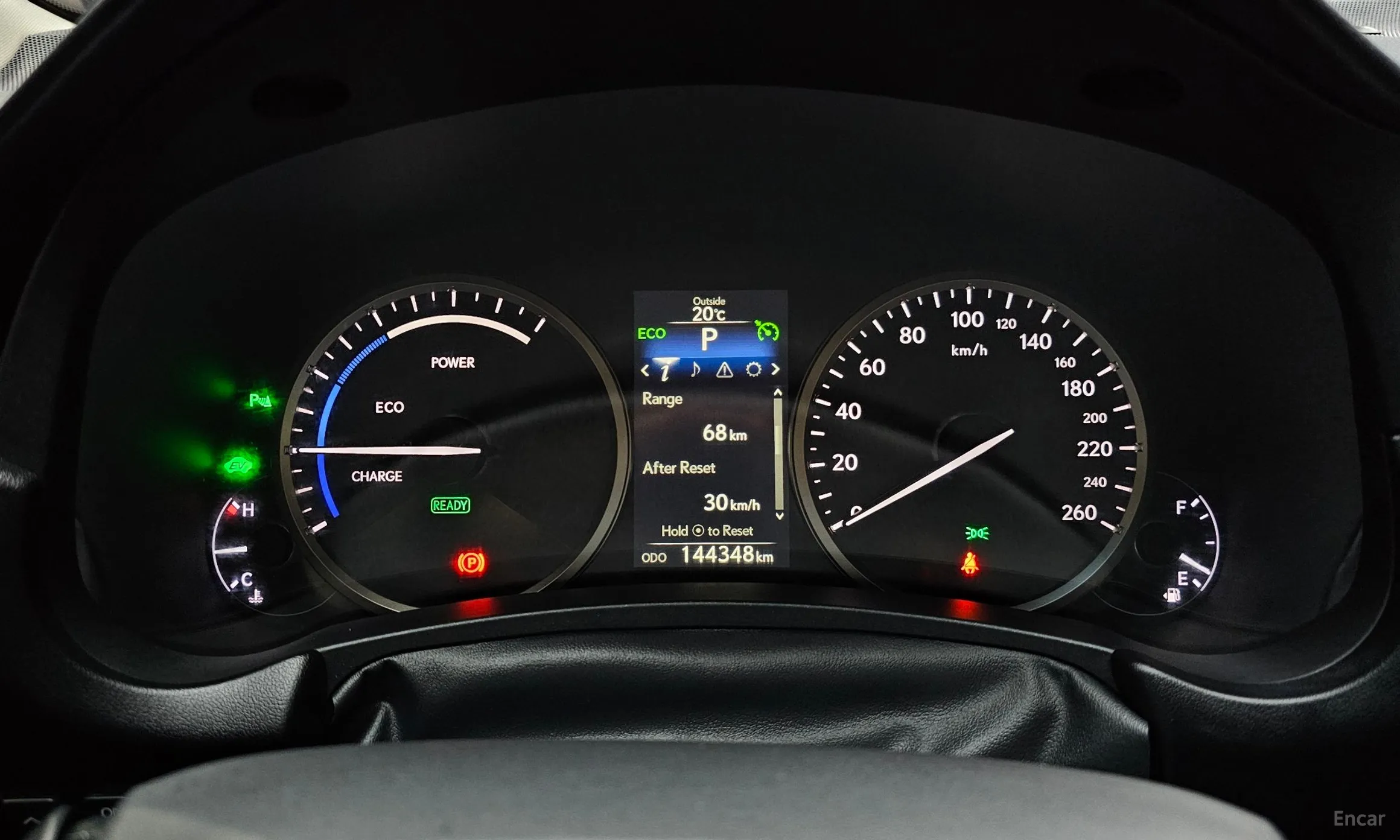 Lexus NX300h превью 8