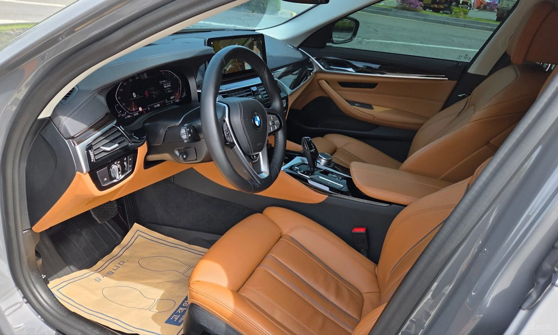 BMW 5 Series (G30) превью 10