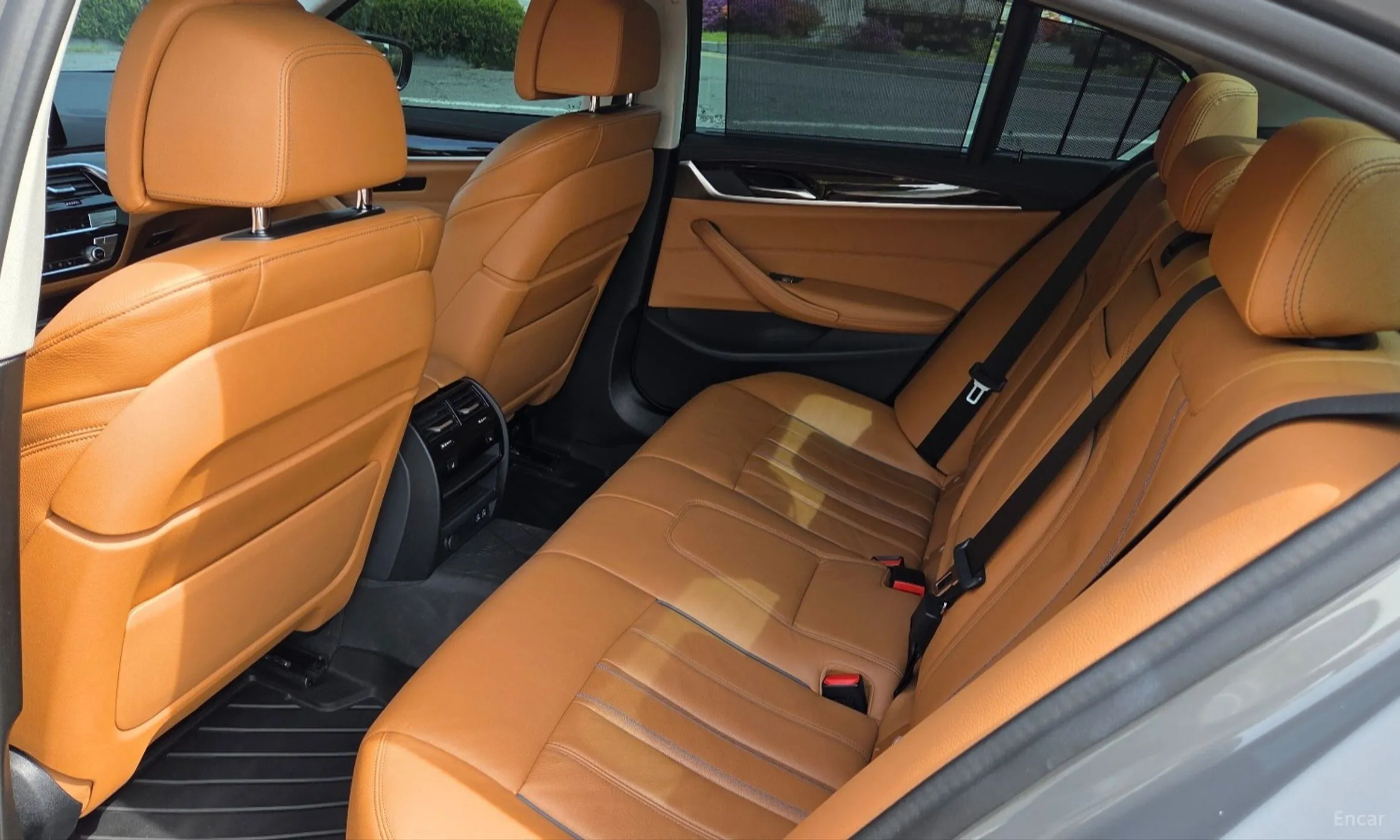 BMW 5 Series (G30) превью 11