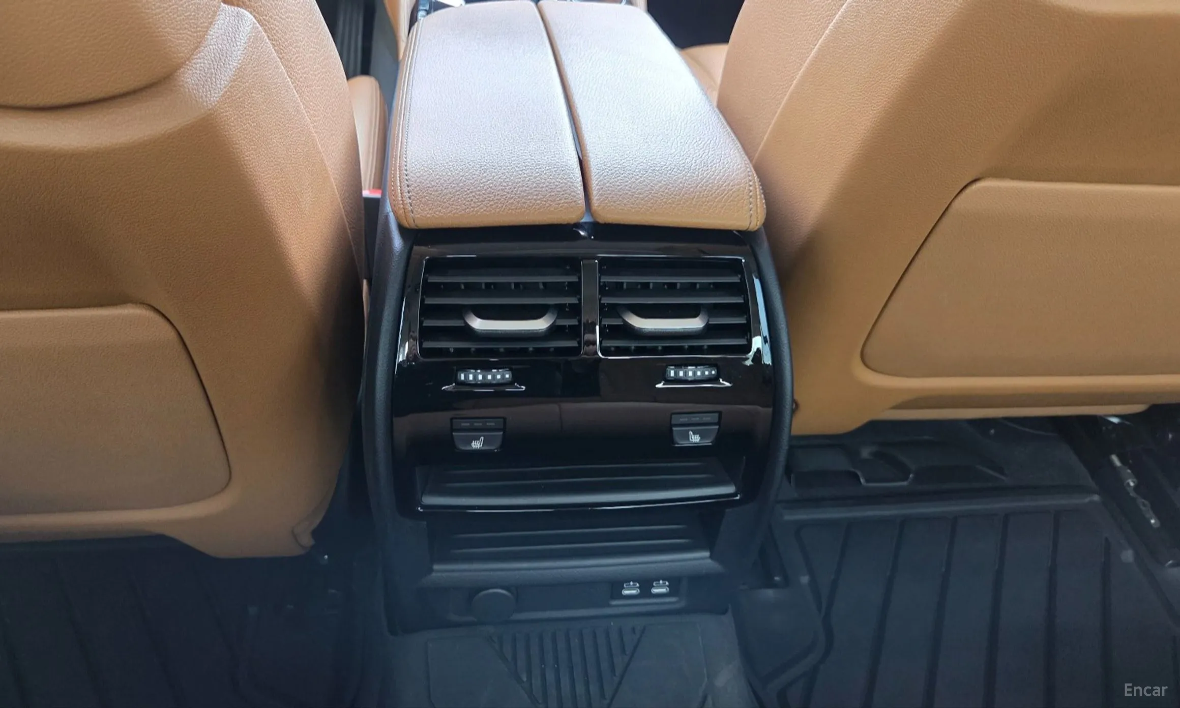 BMW 5 Series (G30) превью 17