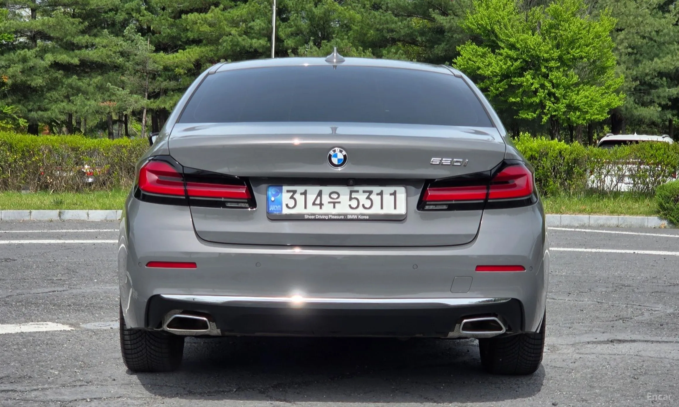 BMW 5 Series (G30) превью 4