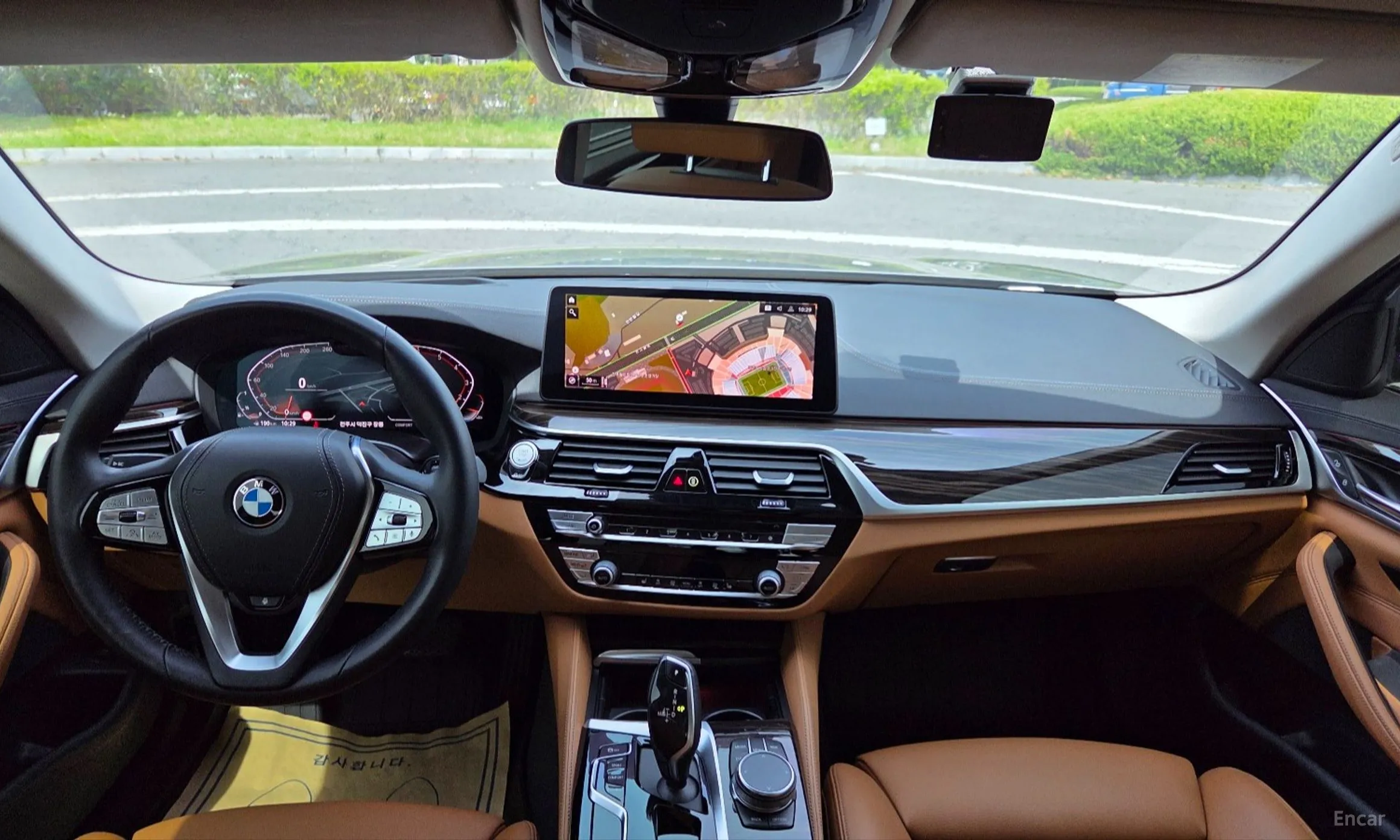 BMW 5 Series (G30) превью 7