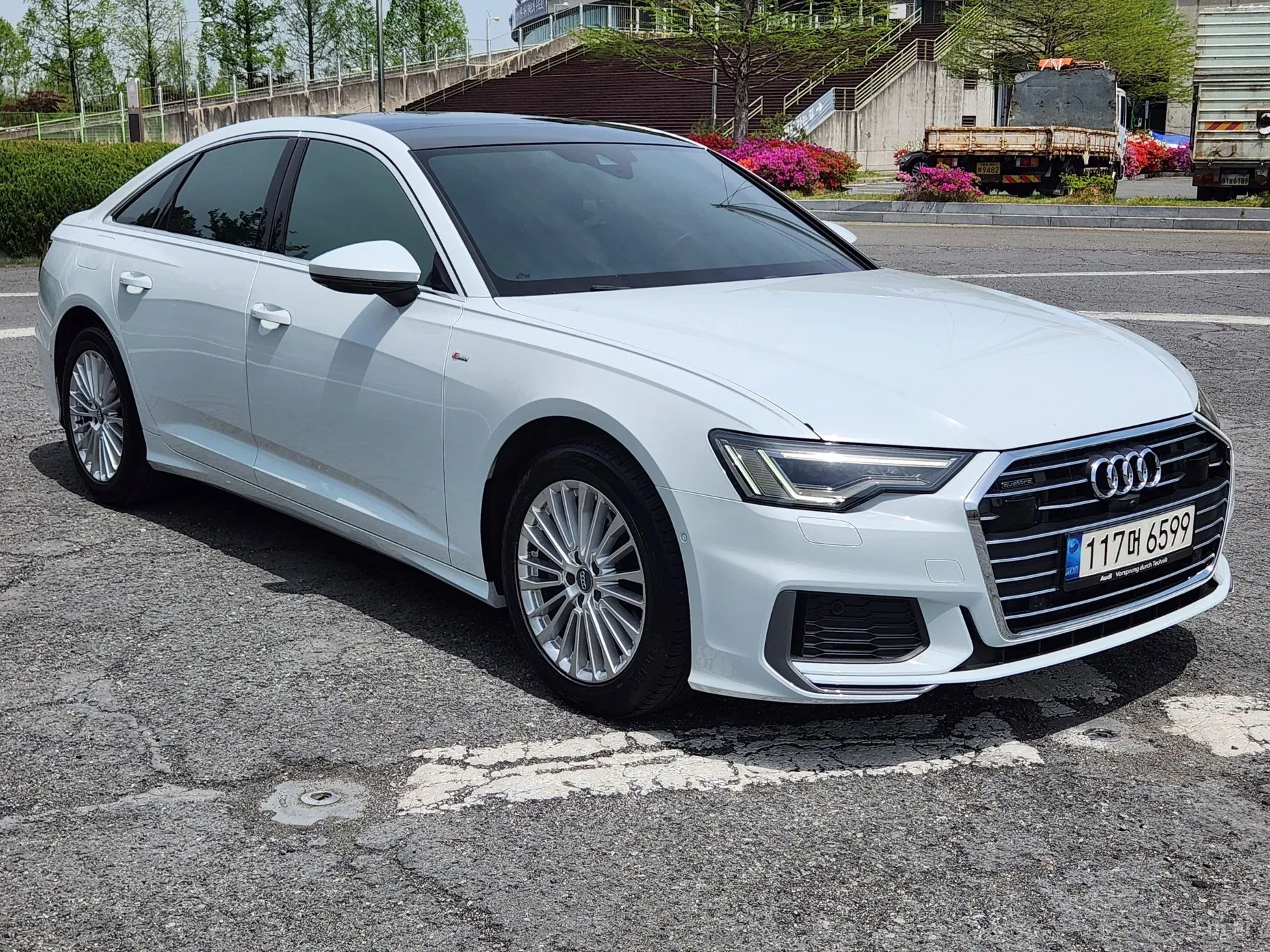 Audi A6 (C8)