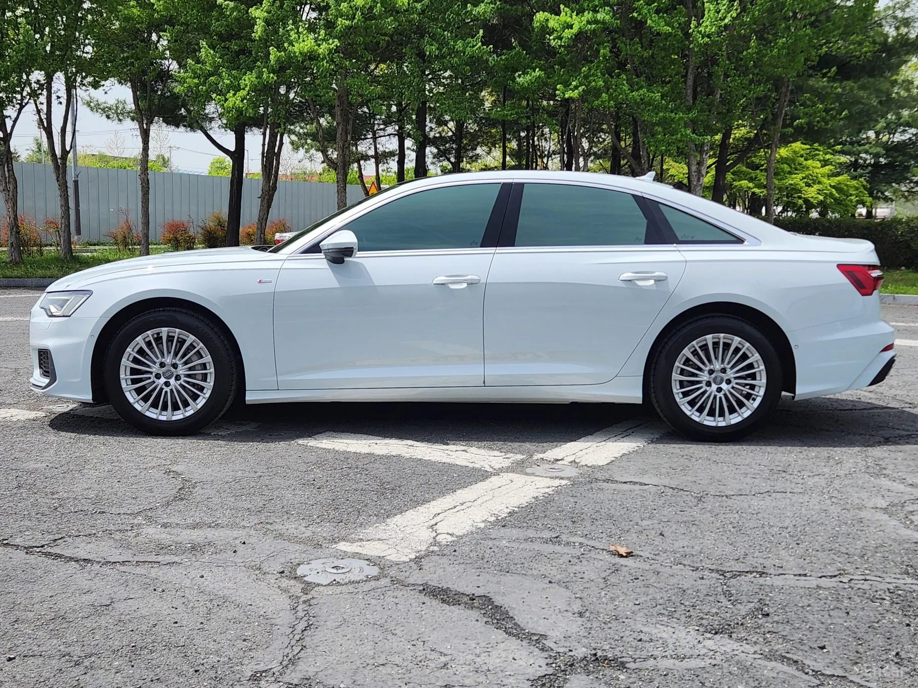 Audi A6 (C8) превью 4