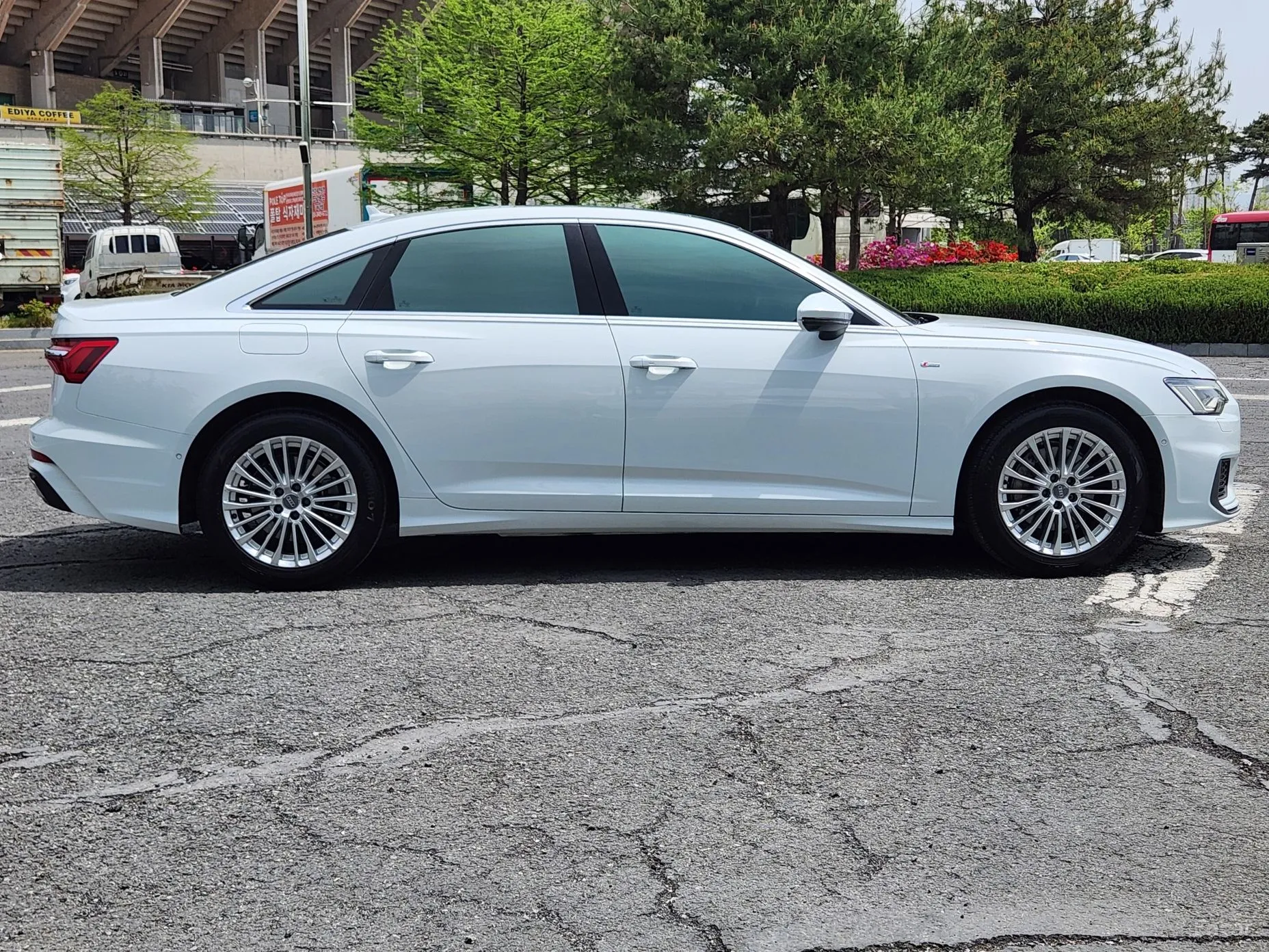 Audi A6 (C8) превью 5