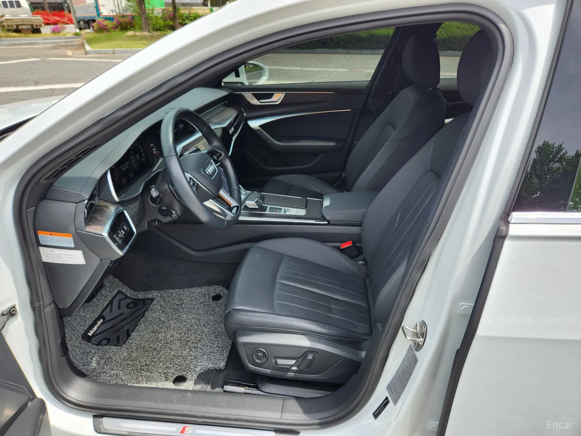 Audi A6 (C8) превью 8