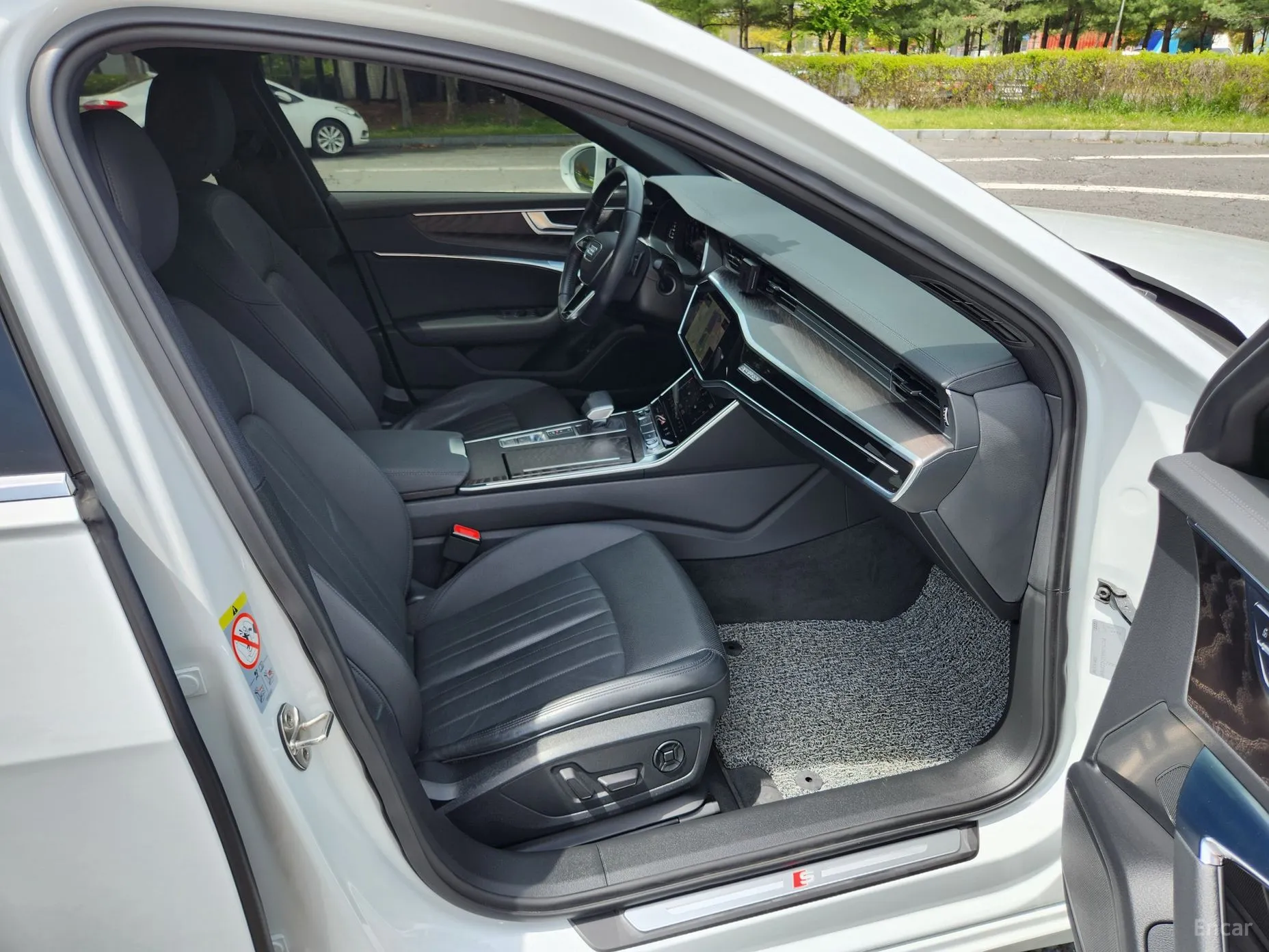 Audi A6 (C8) превью 9