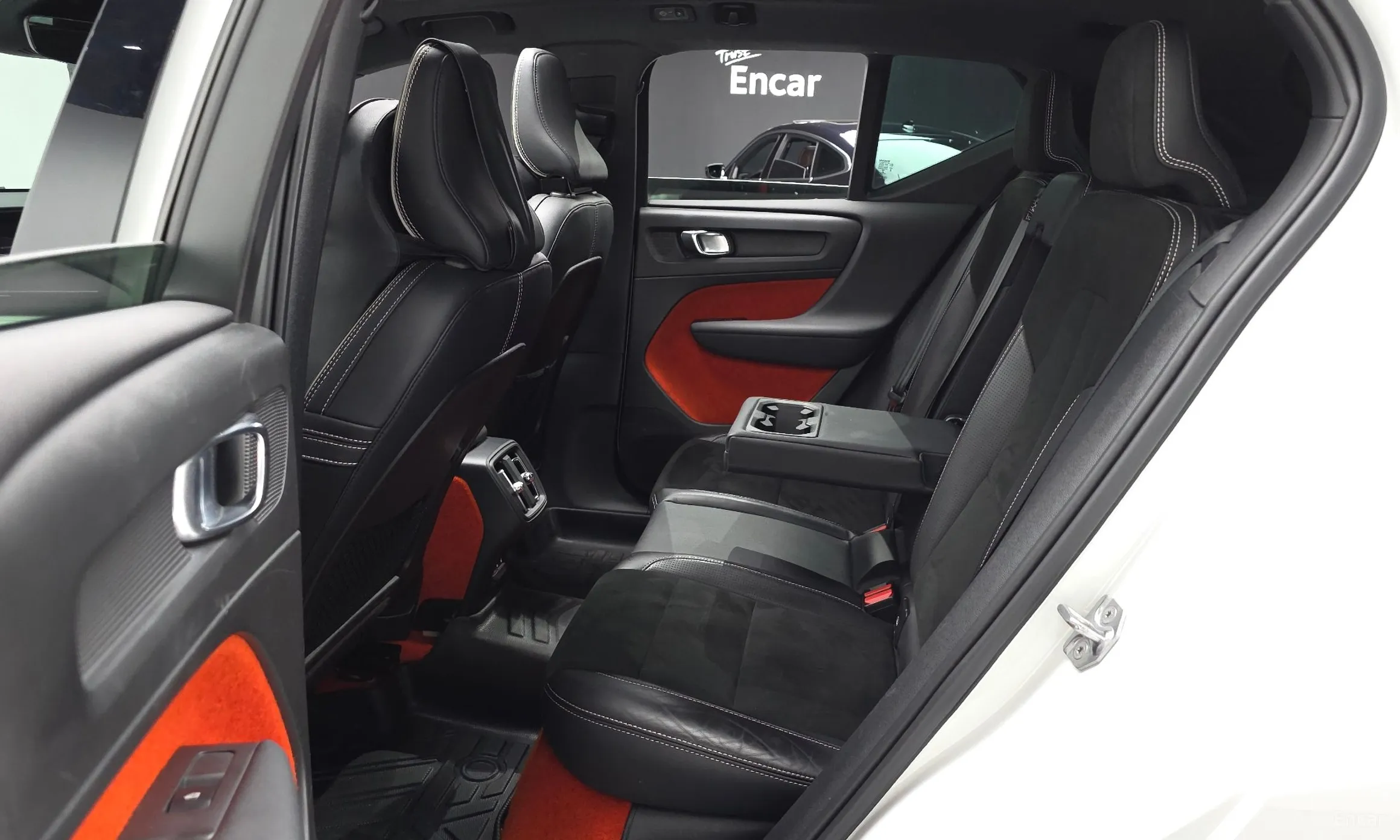 Volvo XC40 превью 12