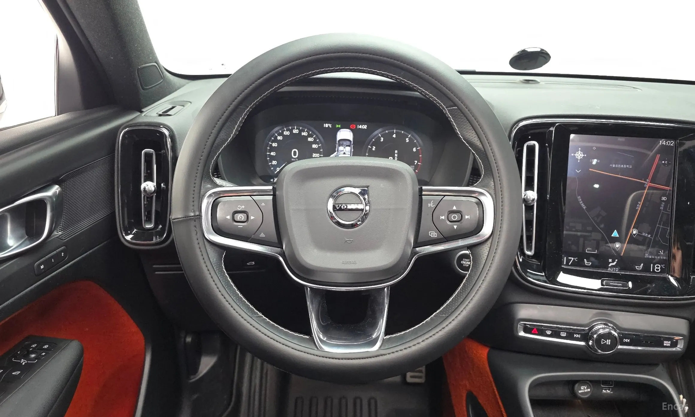 Volvo XC40 превью 13