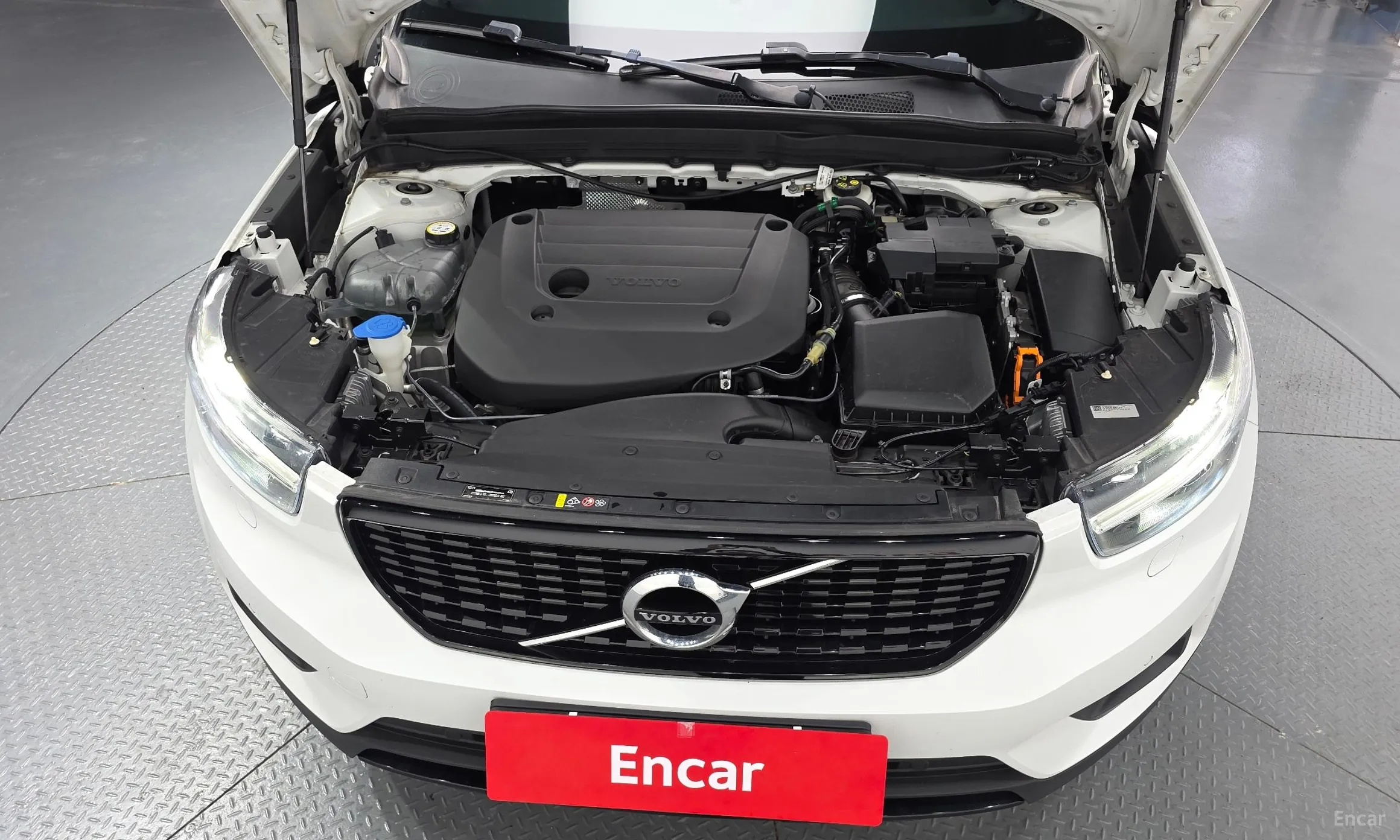 Volvo XC40 превью 6