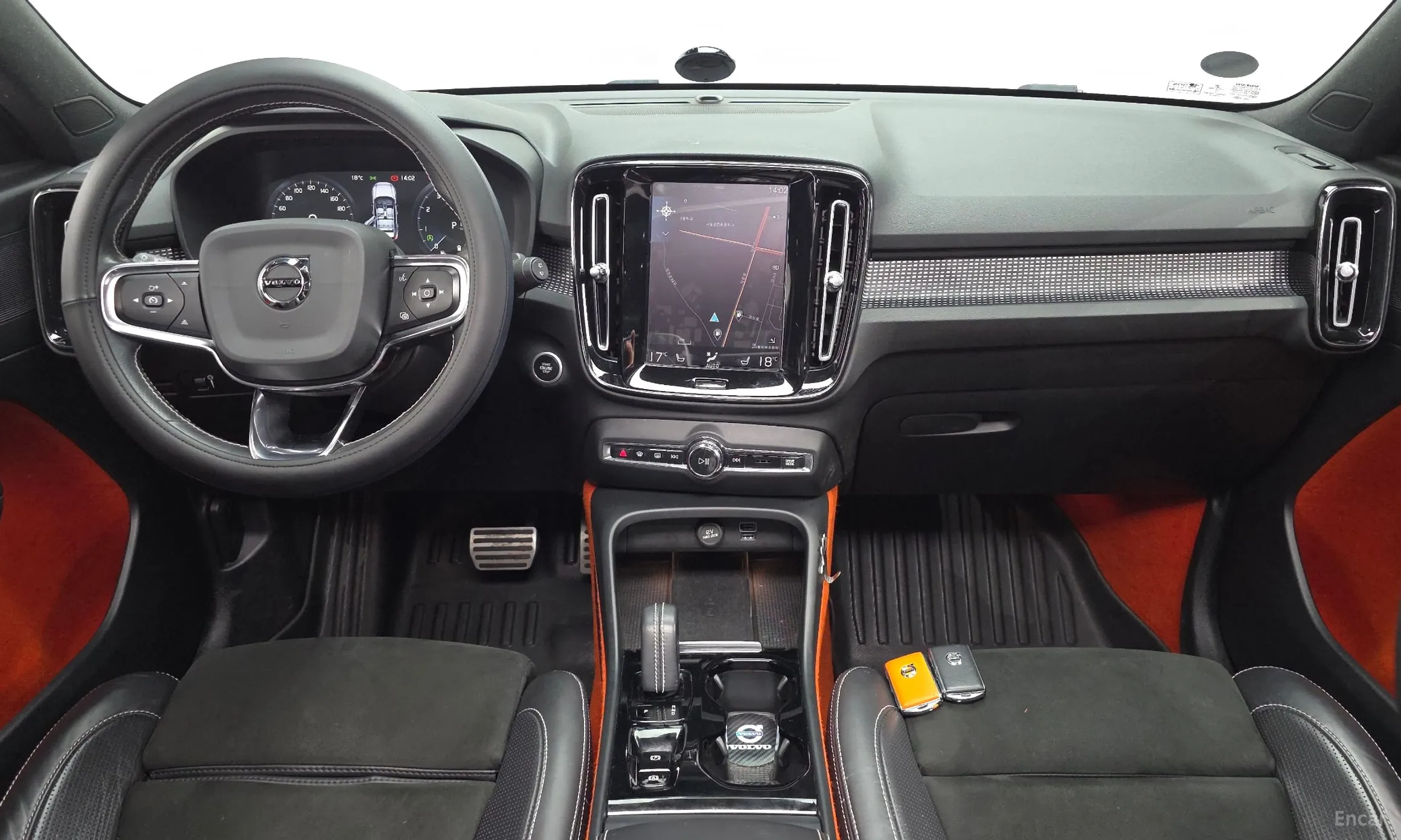 Volvo XC40 превью 7