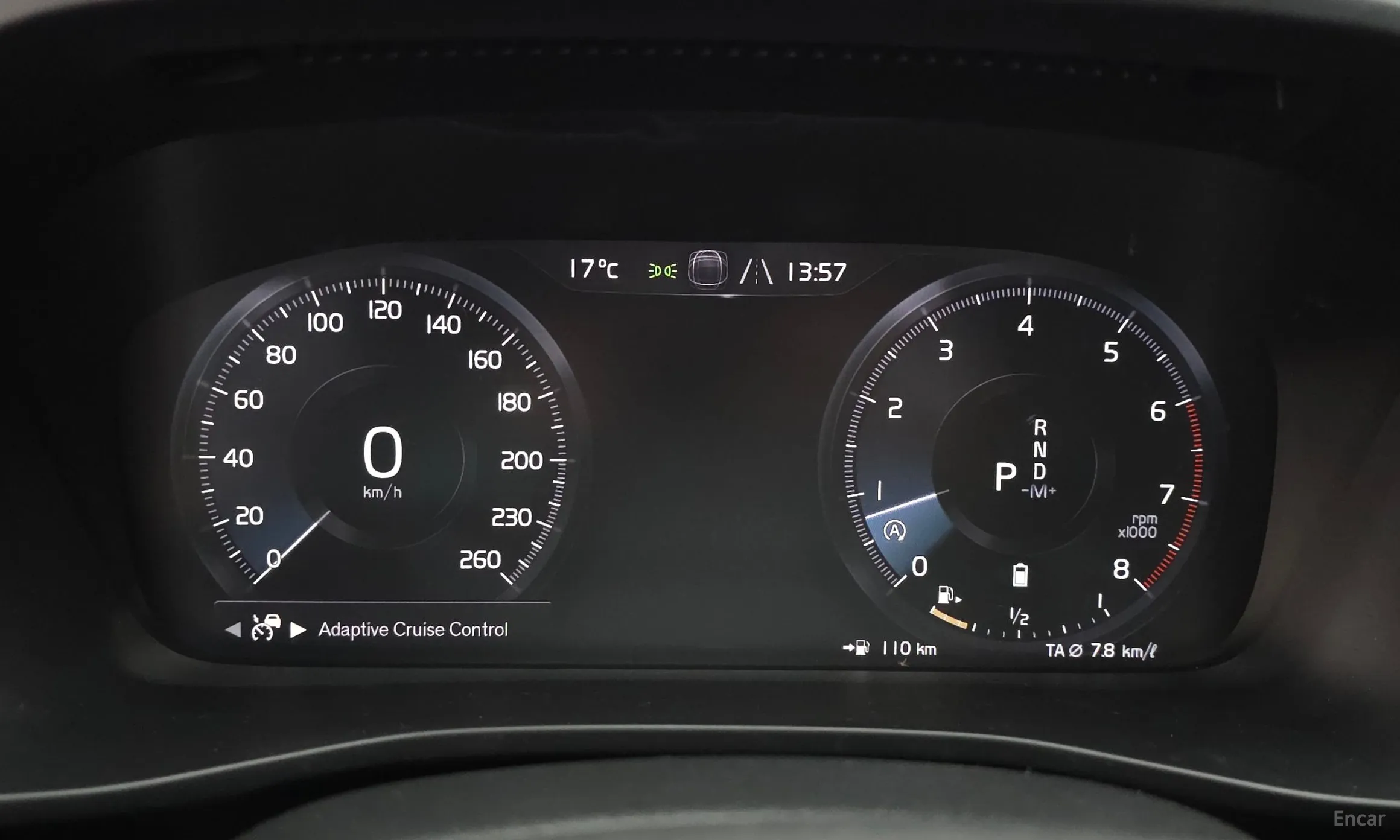 Volvo XC40 превью 8