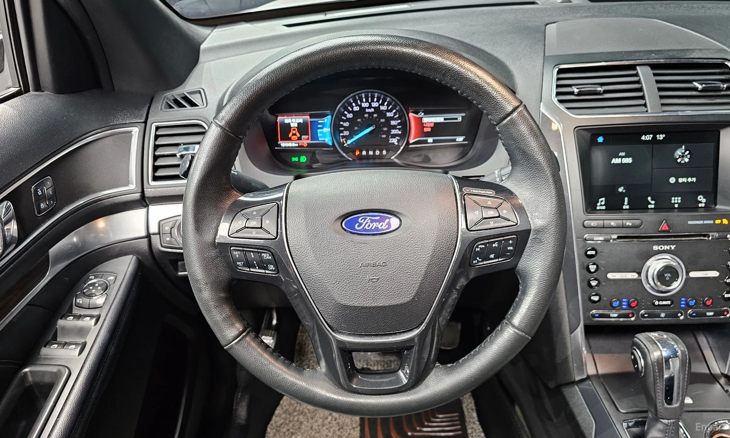 Ford Explorer превью 13