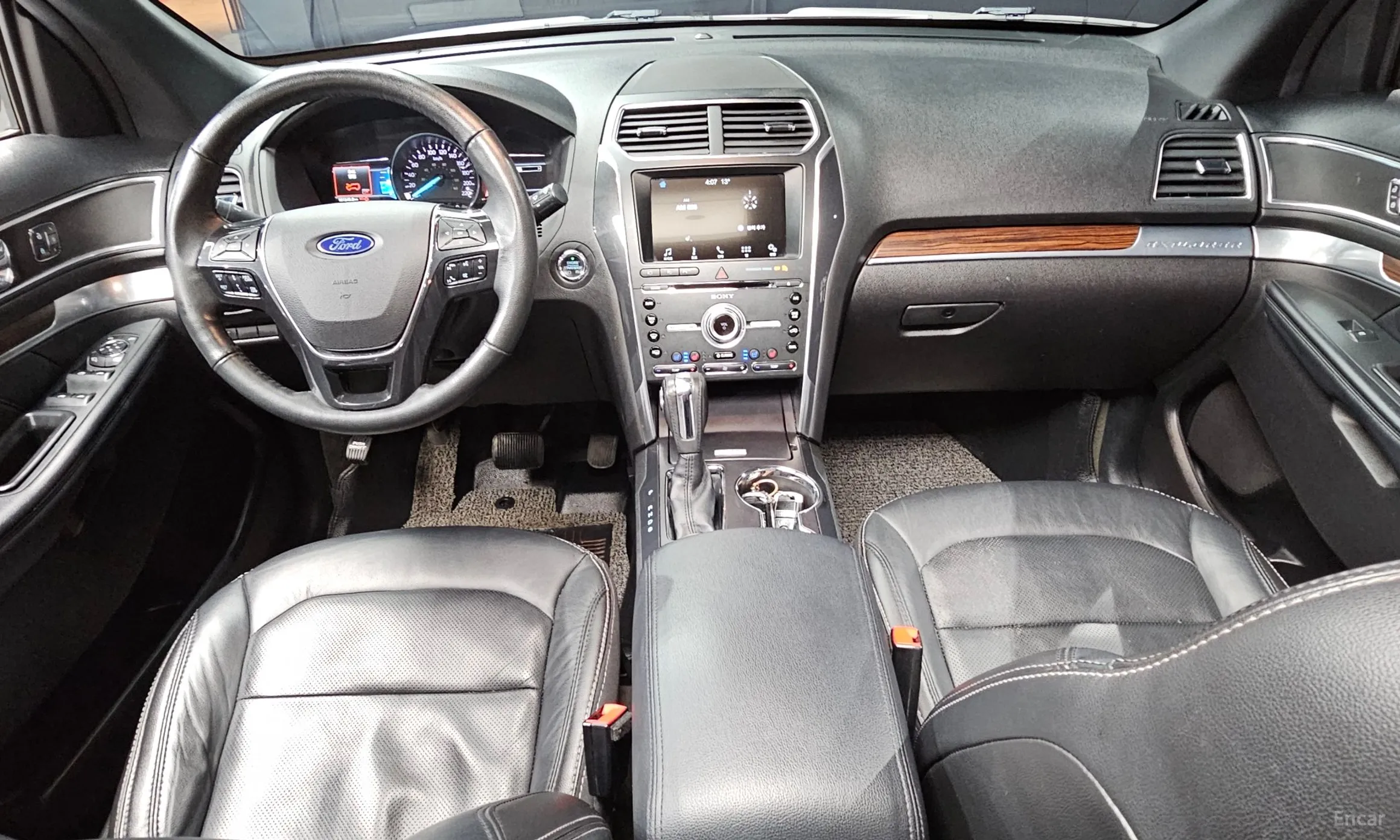 Ford Explorer превью 7