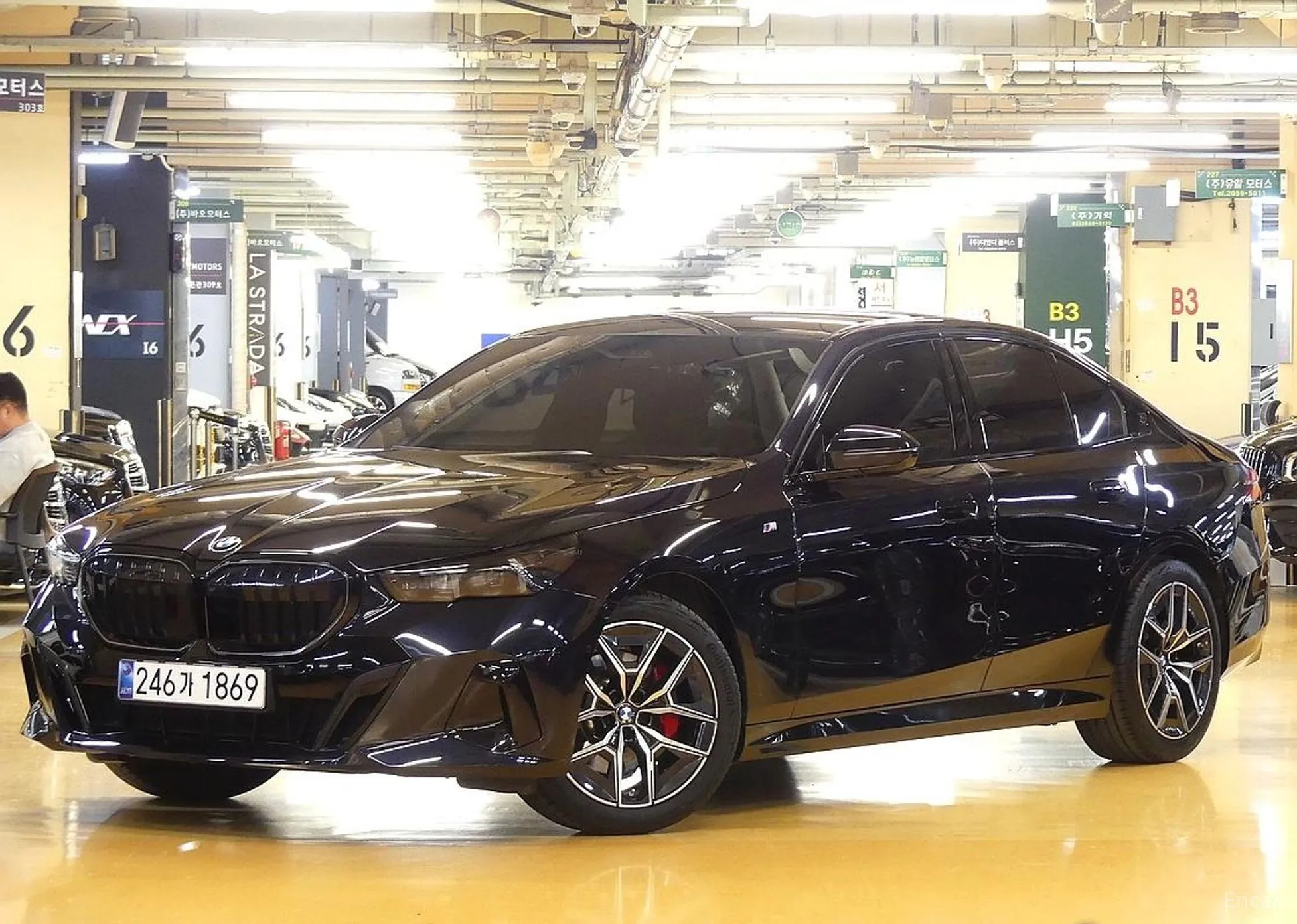 BMW 5 Series (G60)
