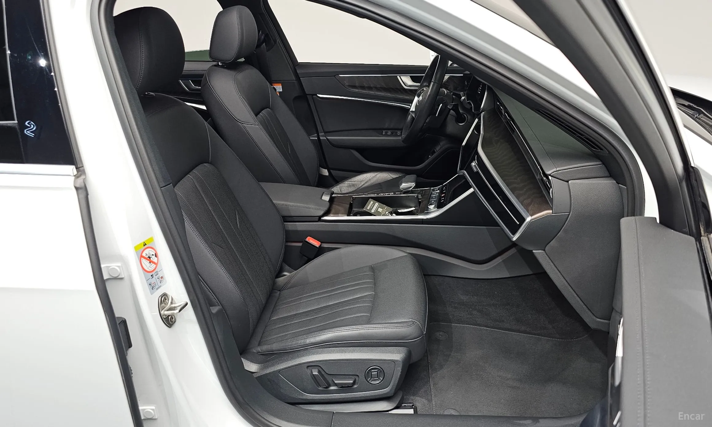 Audi A6 (C8) превью 12