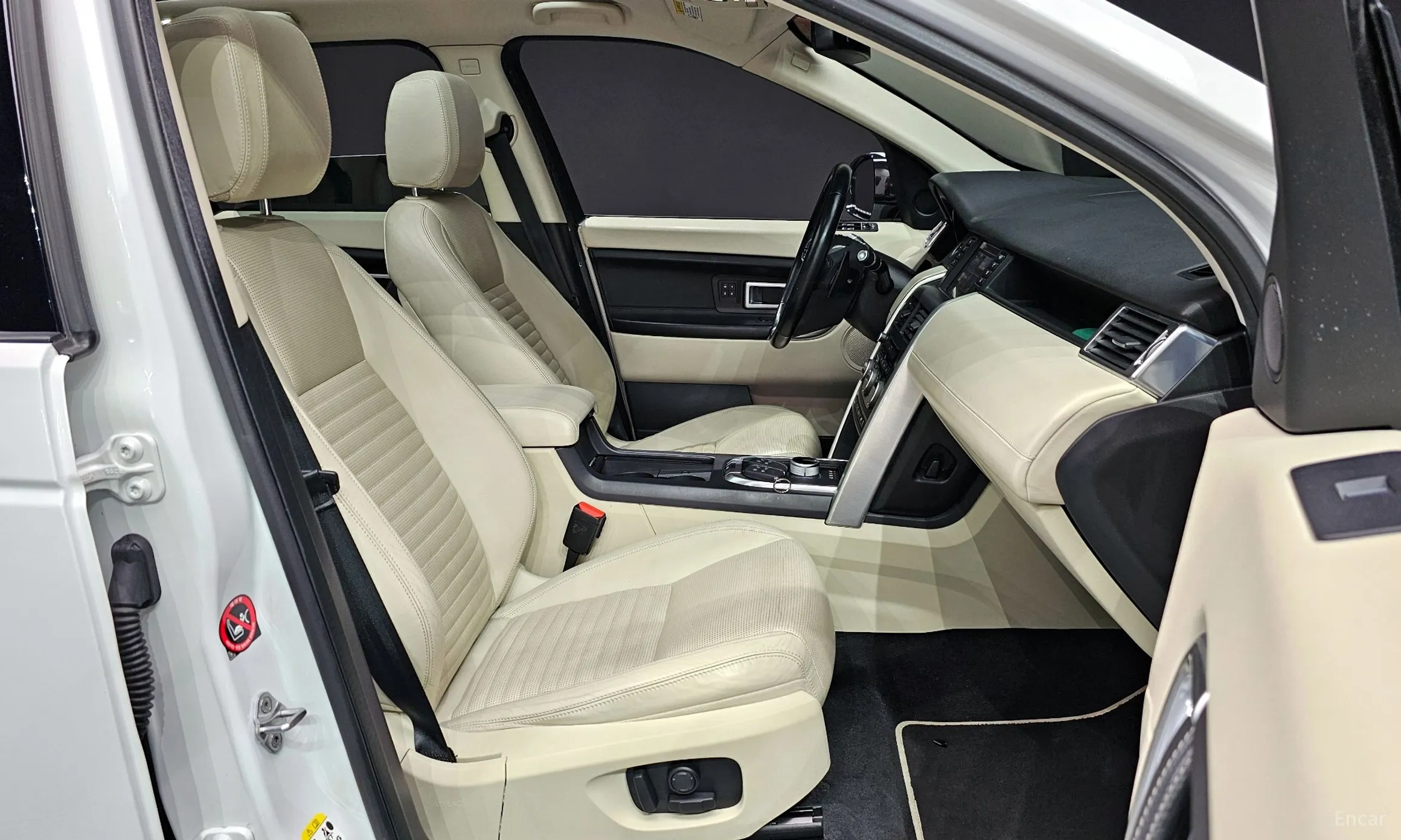 Land Rover Discovery Sports превью 15