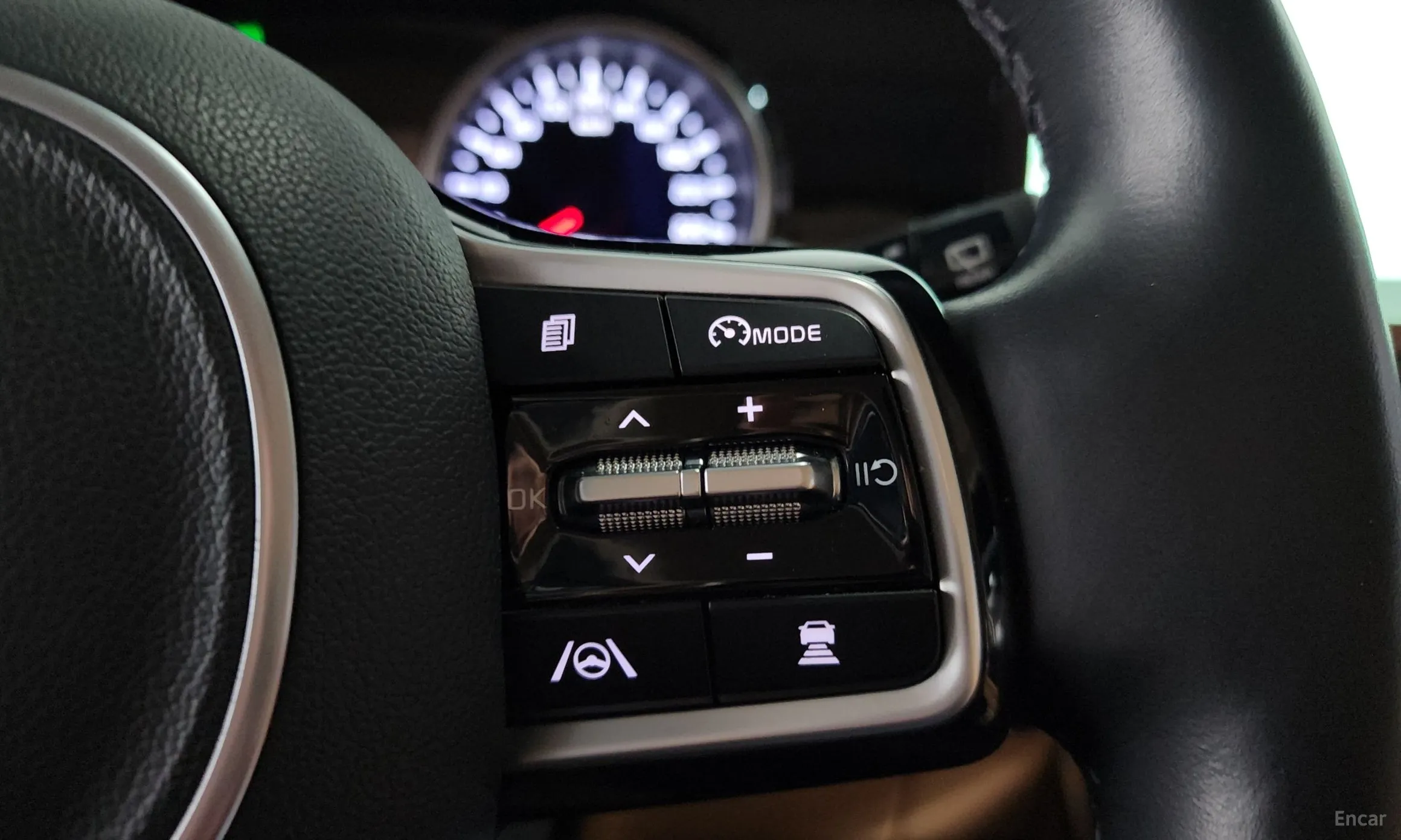 Kia Carnival Gen 4 превью 16