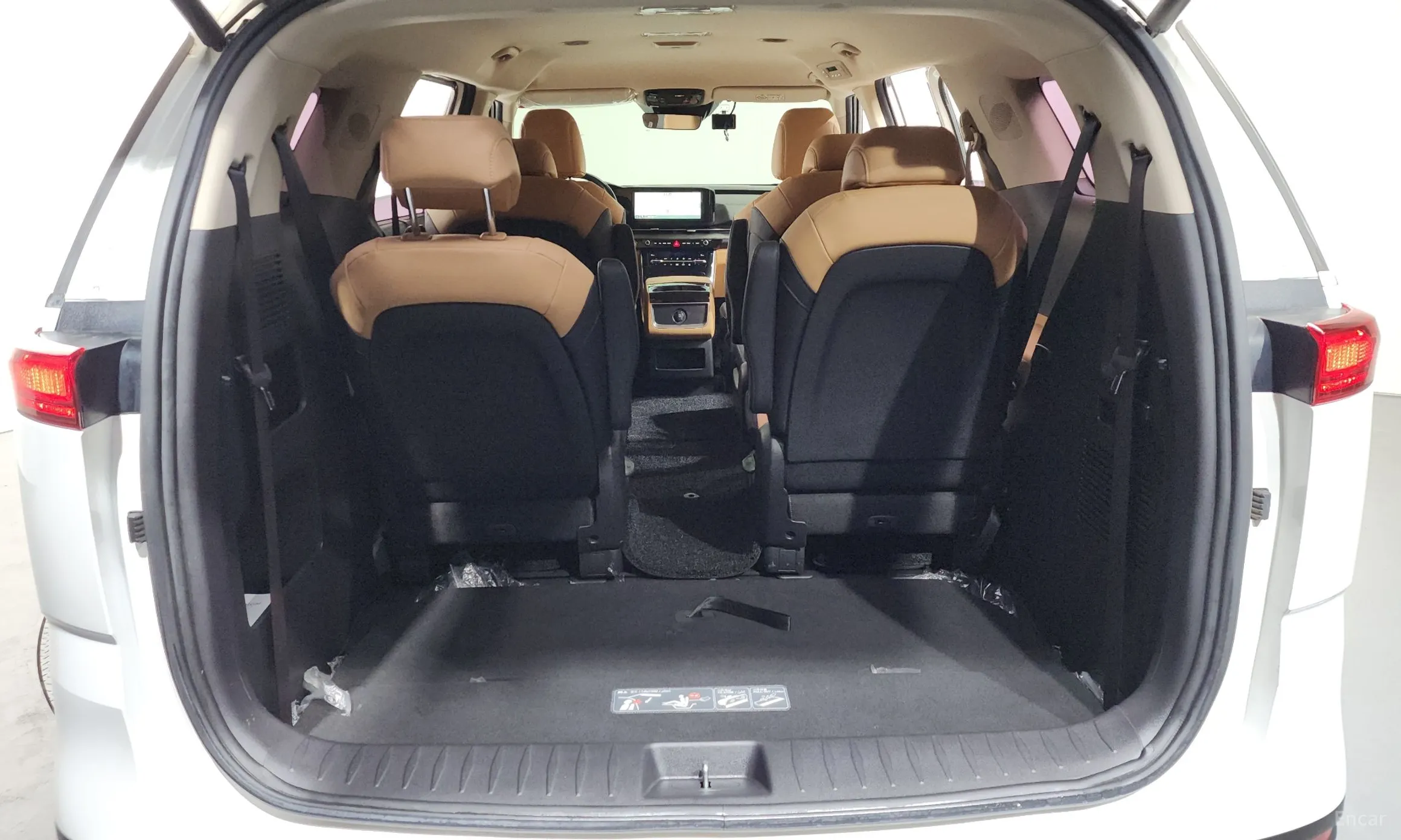 Kia Carnival Gen 4 превью 18