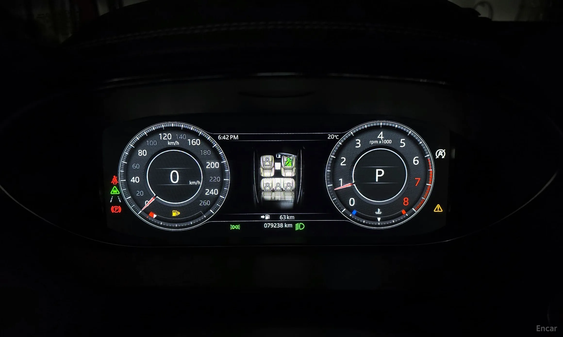 Jaguar E-PACE превью 8