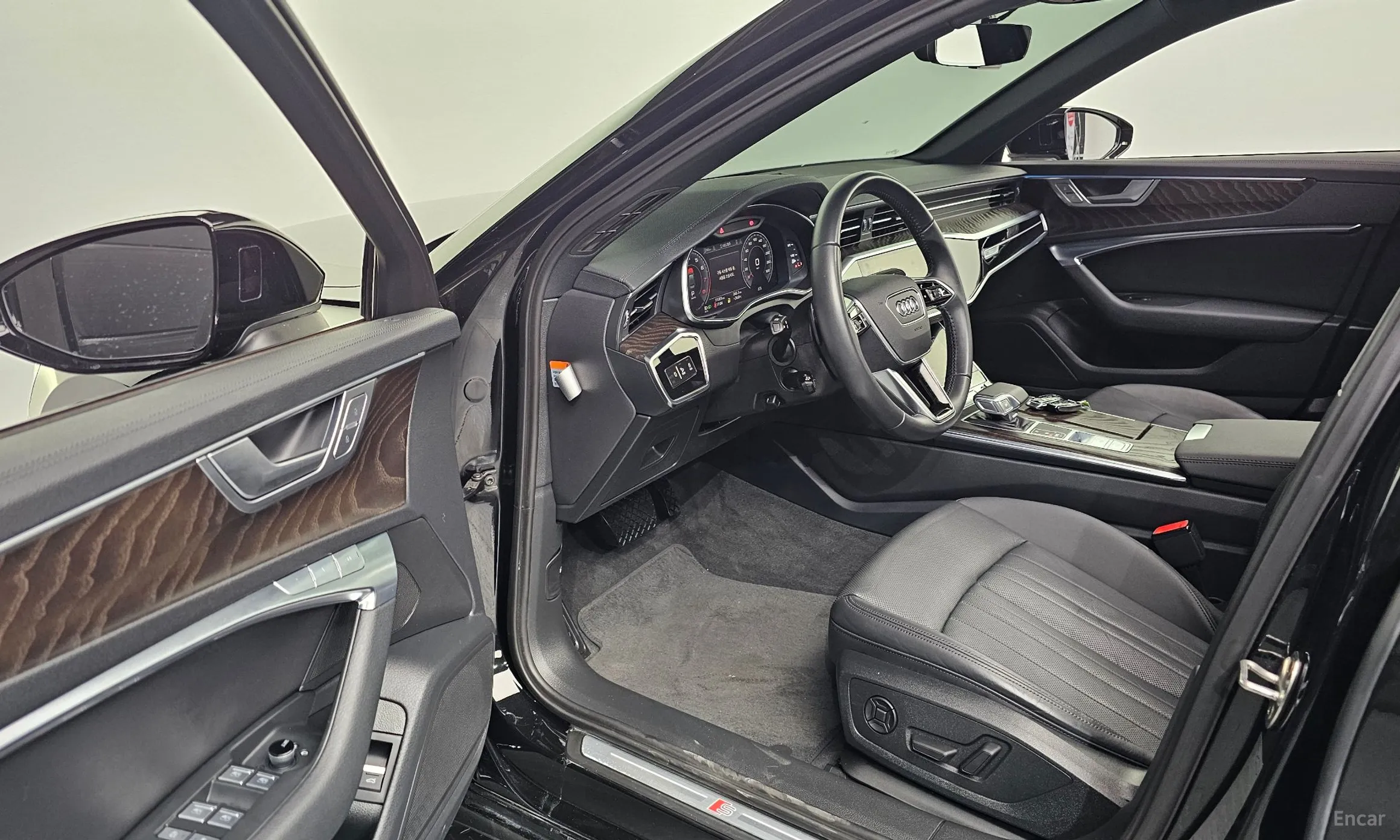 Audi A6 (C8) превью 10