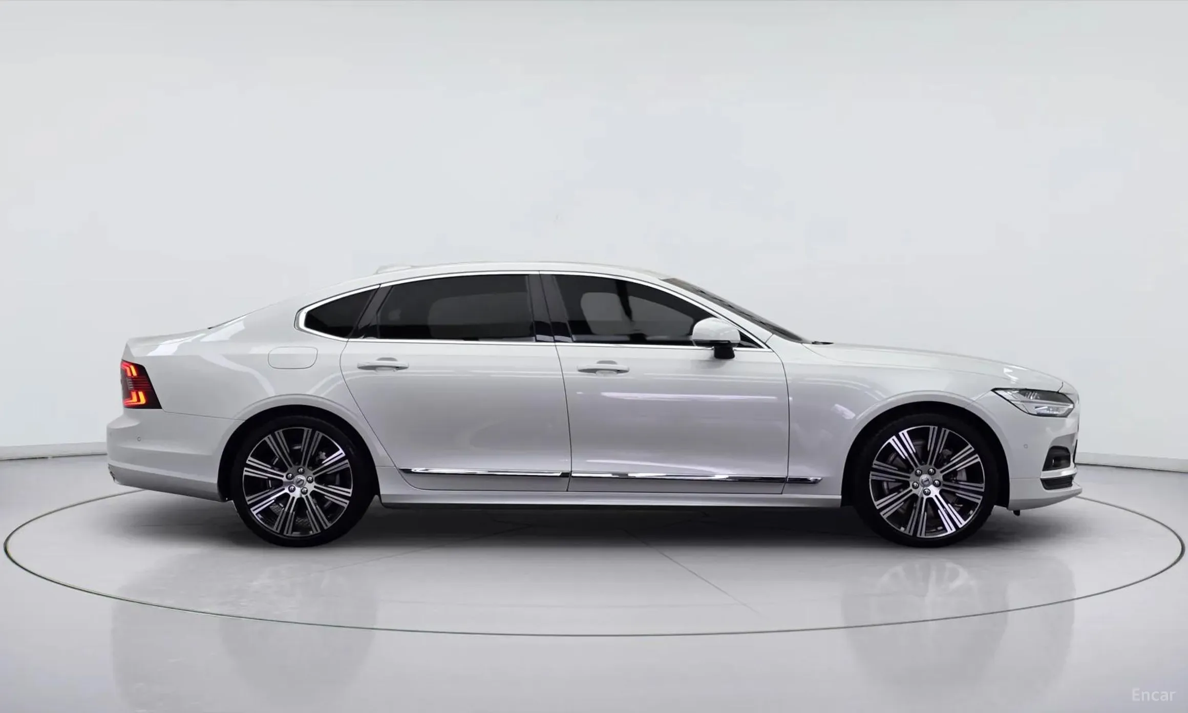 Volvo S90 превью 3