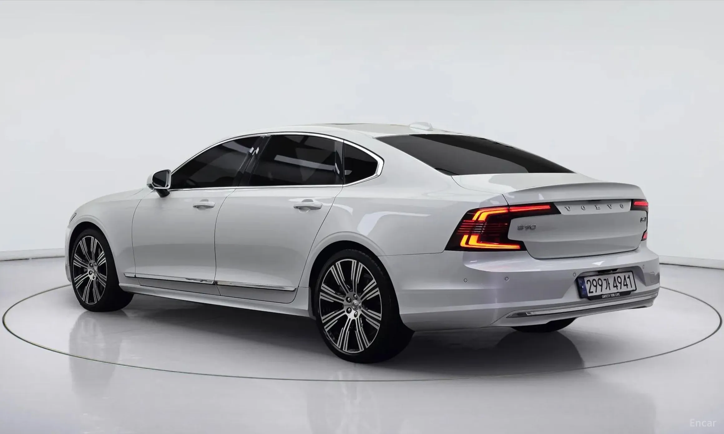 Volvo S90 превью 4