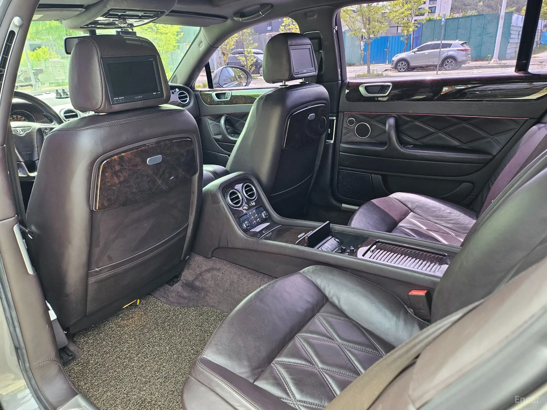 Bentley Flying Spur Gen 1 превью 10