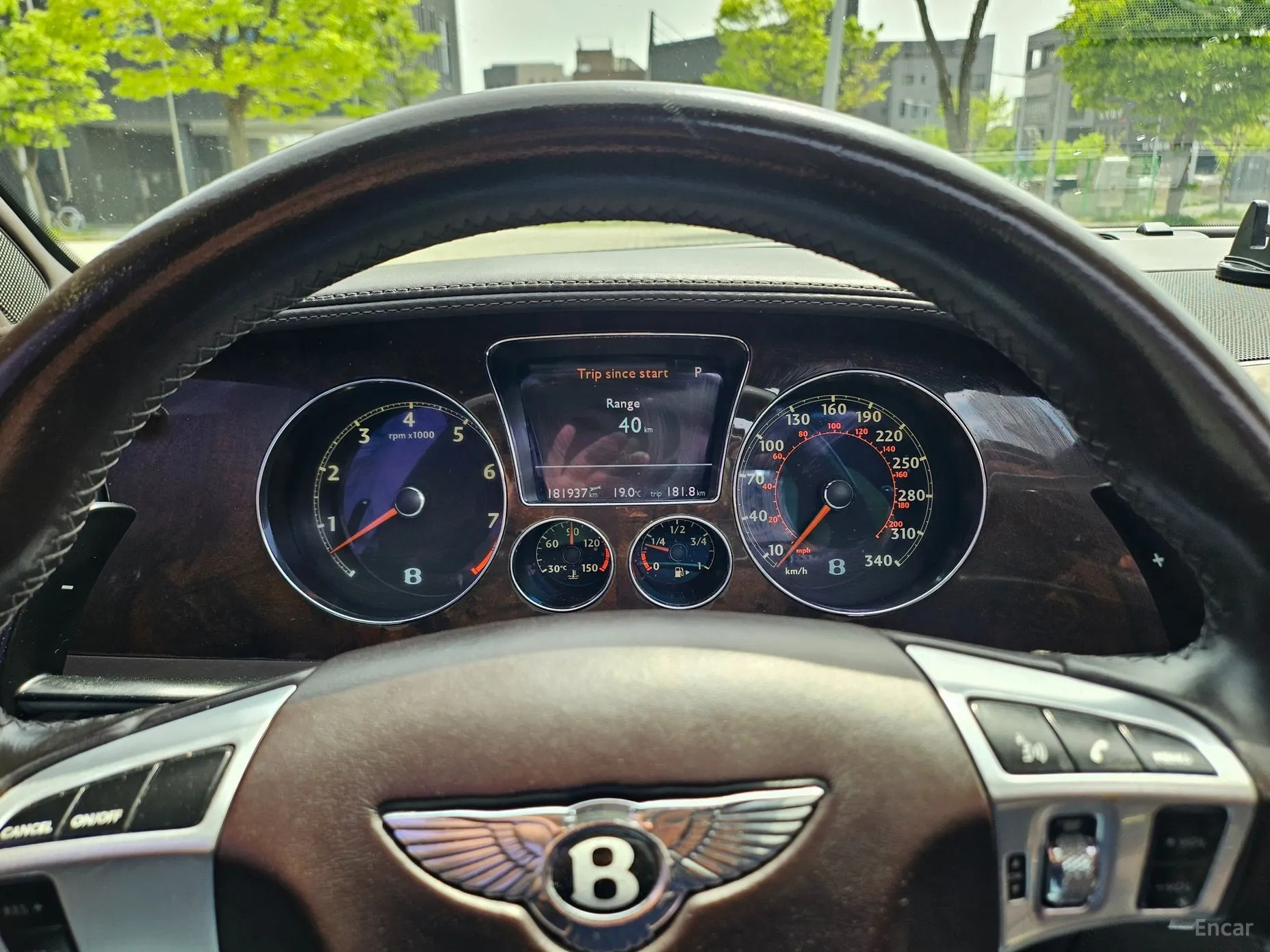 Bentley Flying Spur Gen 1 превью 19