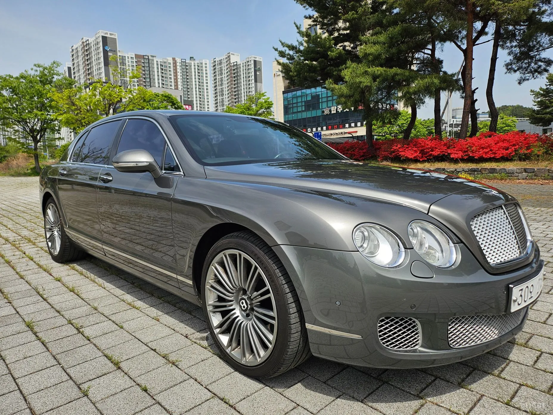 Bentley Flying Spur Gen 1 превью 3