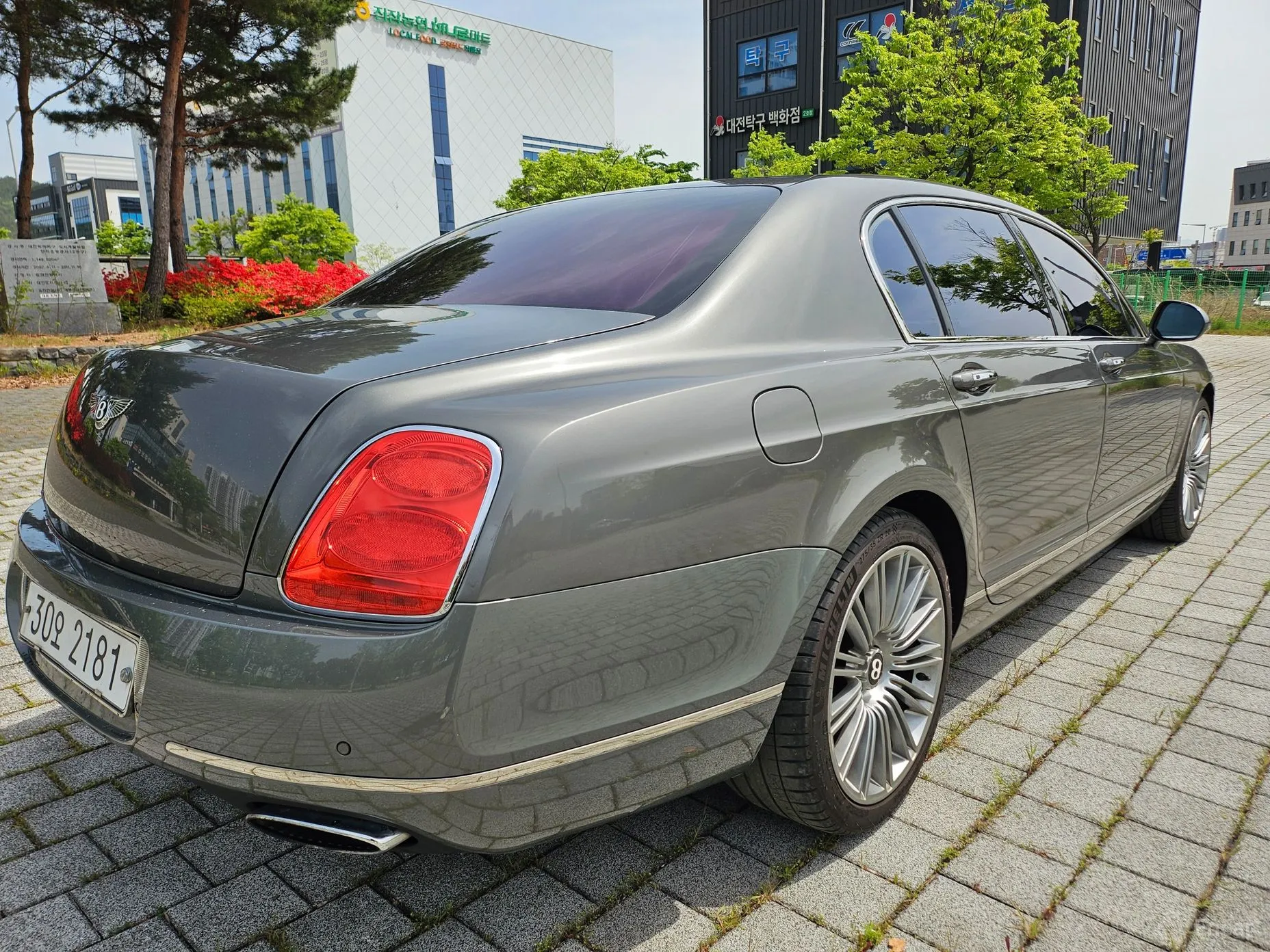 Bentley Flying Spur Gen 1 превью 6