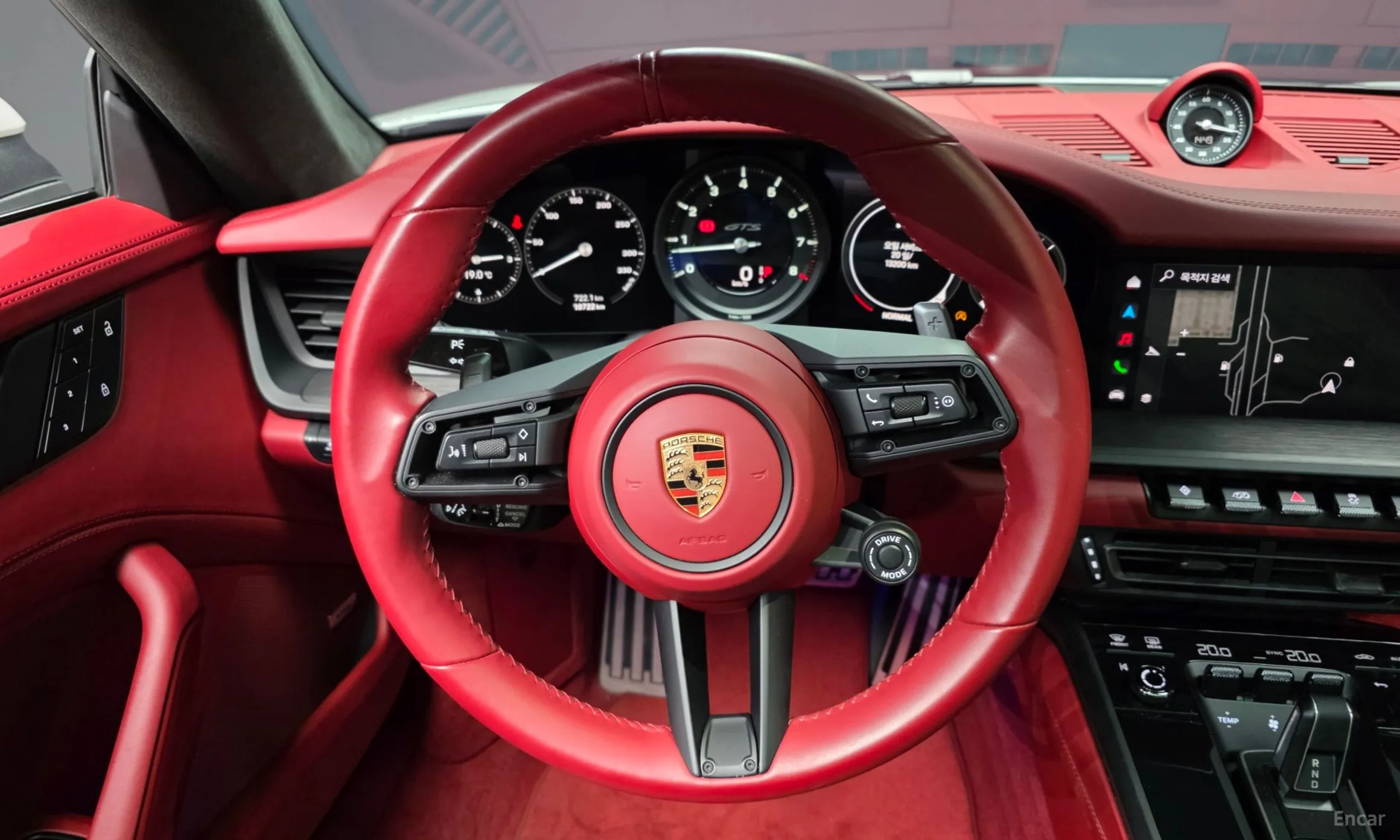 Porsche 911 (992) превью 13