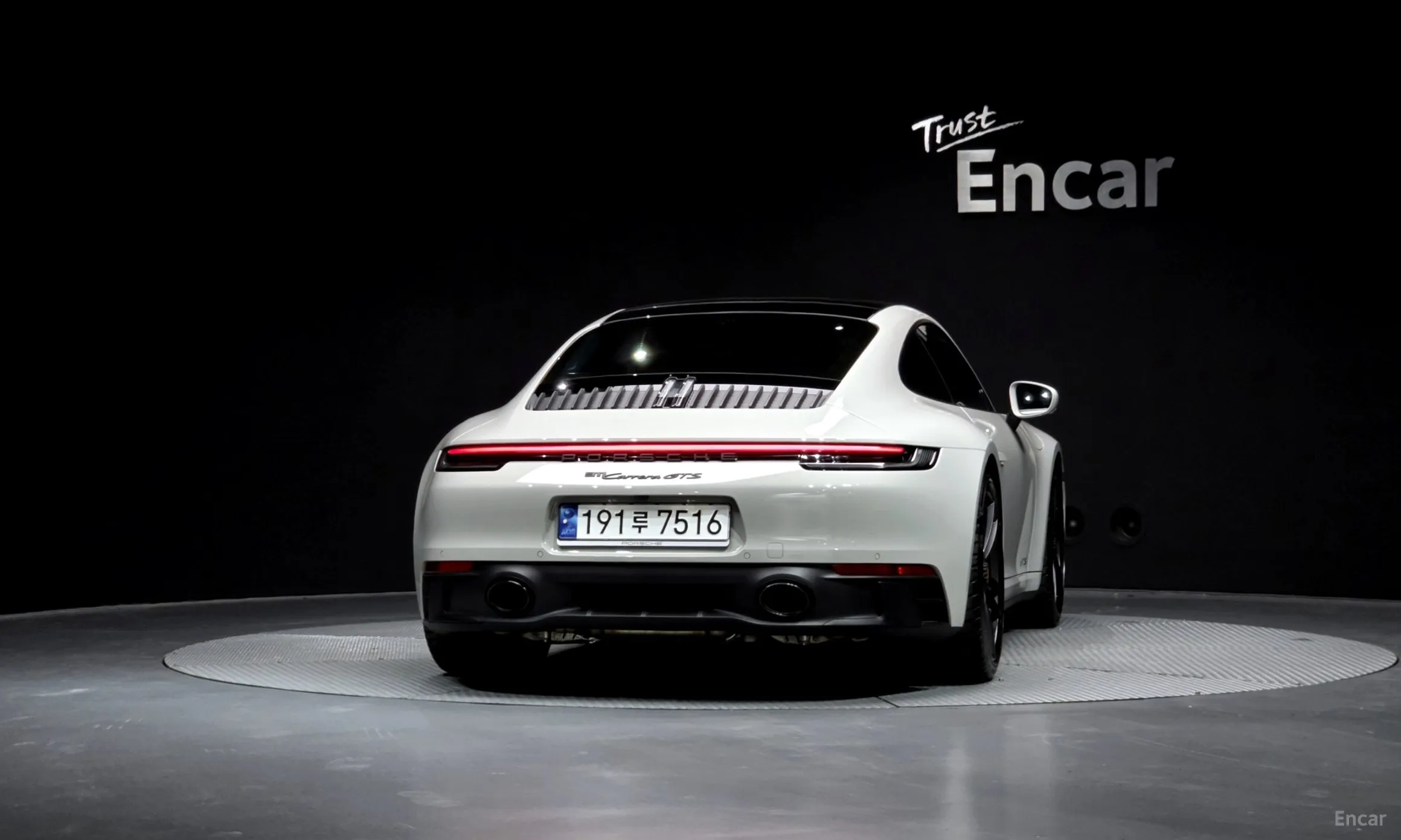 Porsche 911 (992) превью 4
