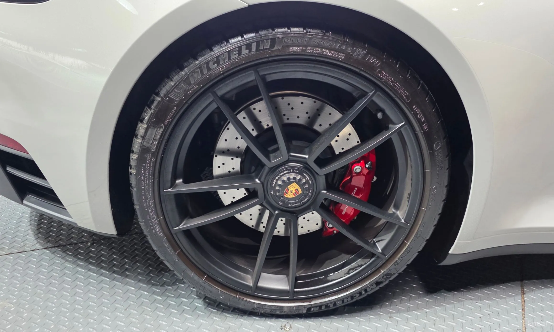 Porsche 911 (992) превью 5