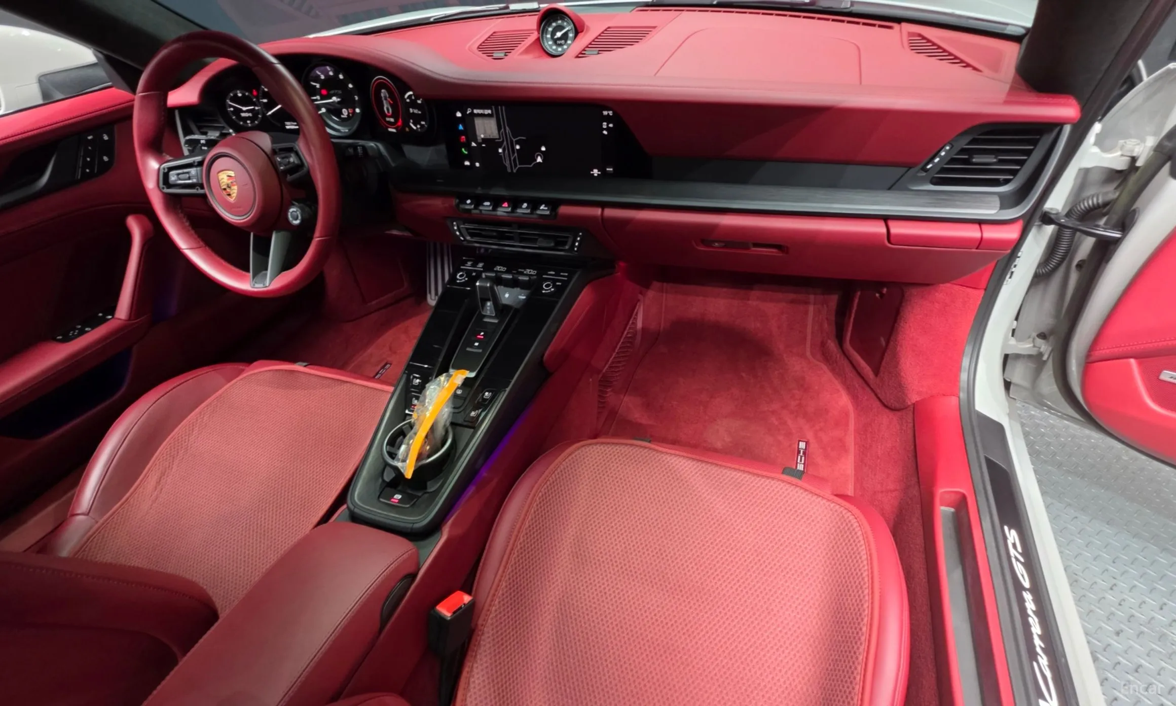 Porsche 911 (992) превью 7