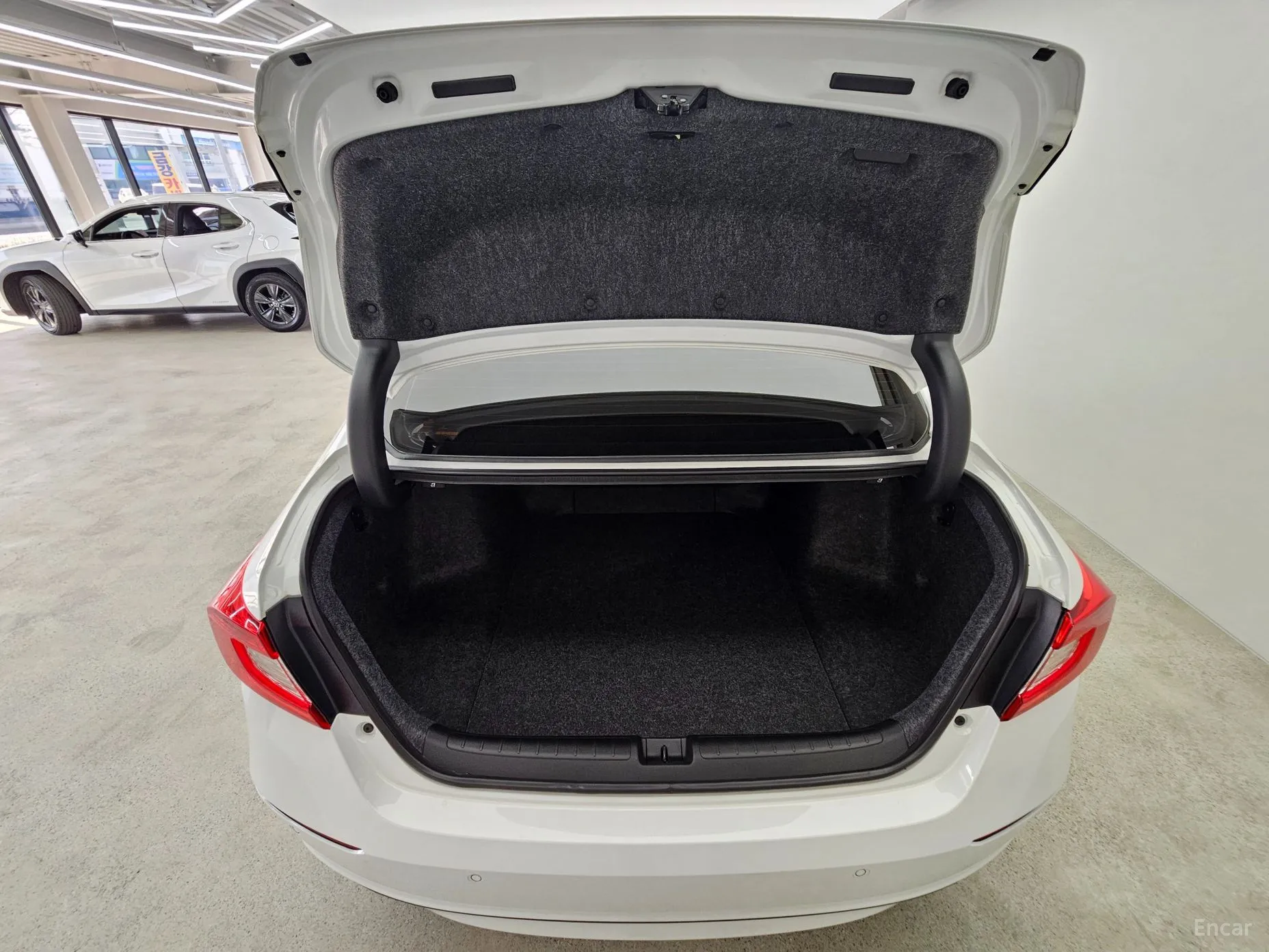 Honda Accord 10th Generation превью 8