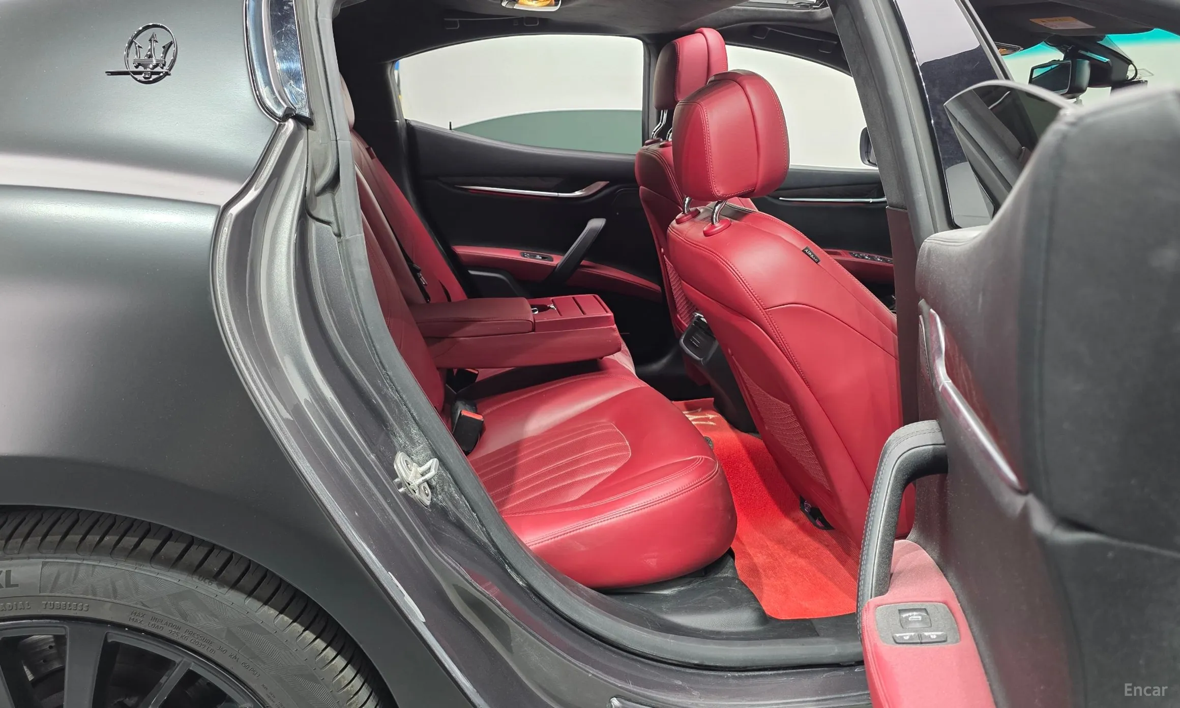 Maserati Ghibli превью 12