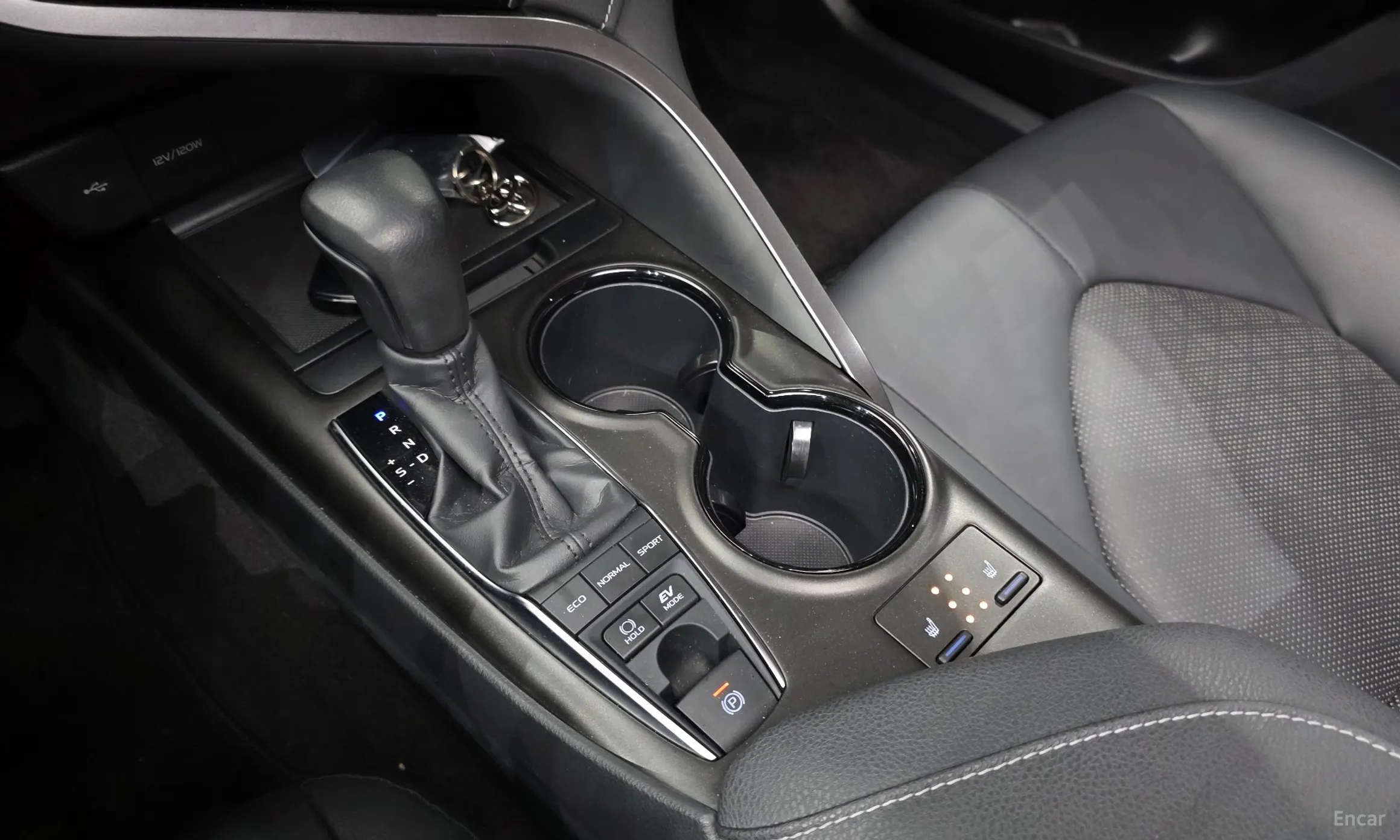 Toyota Camry (XV70) превью 9