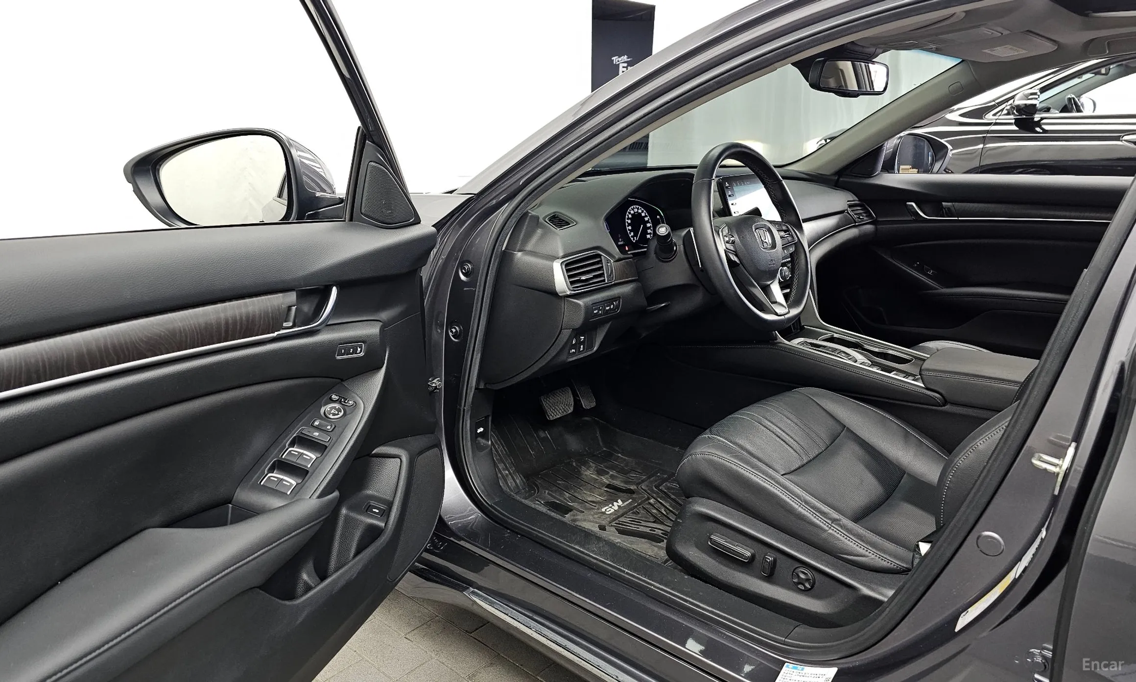 Honda Accord 10th Generation превью 10