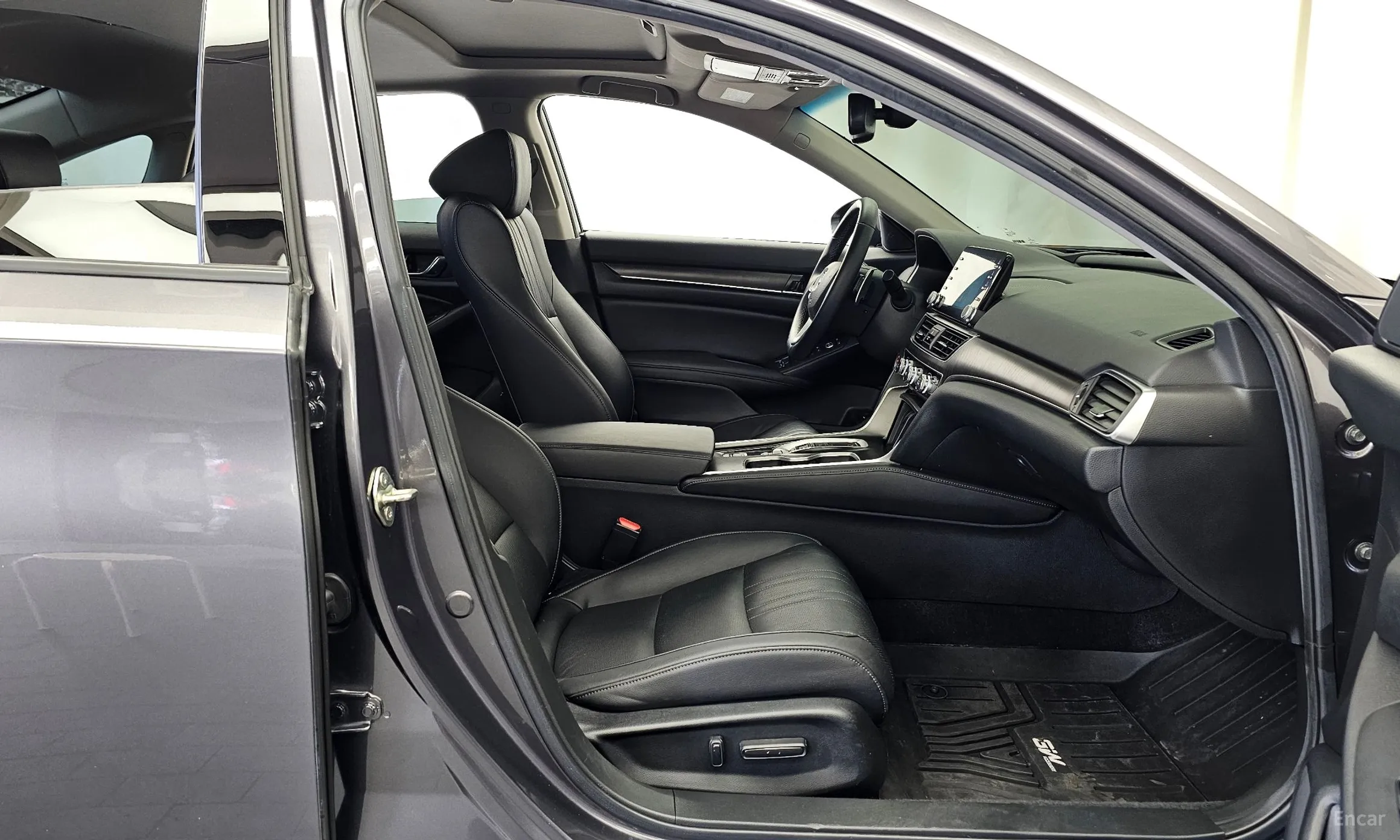 Honda Accord 10th Generation превью 11