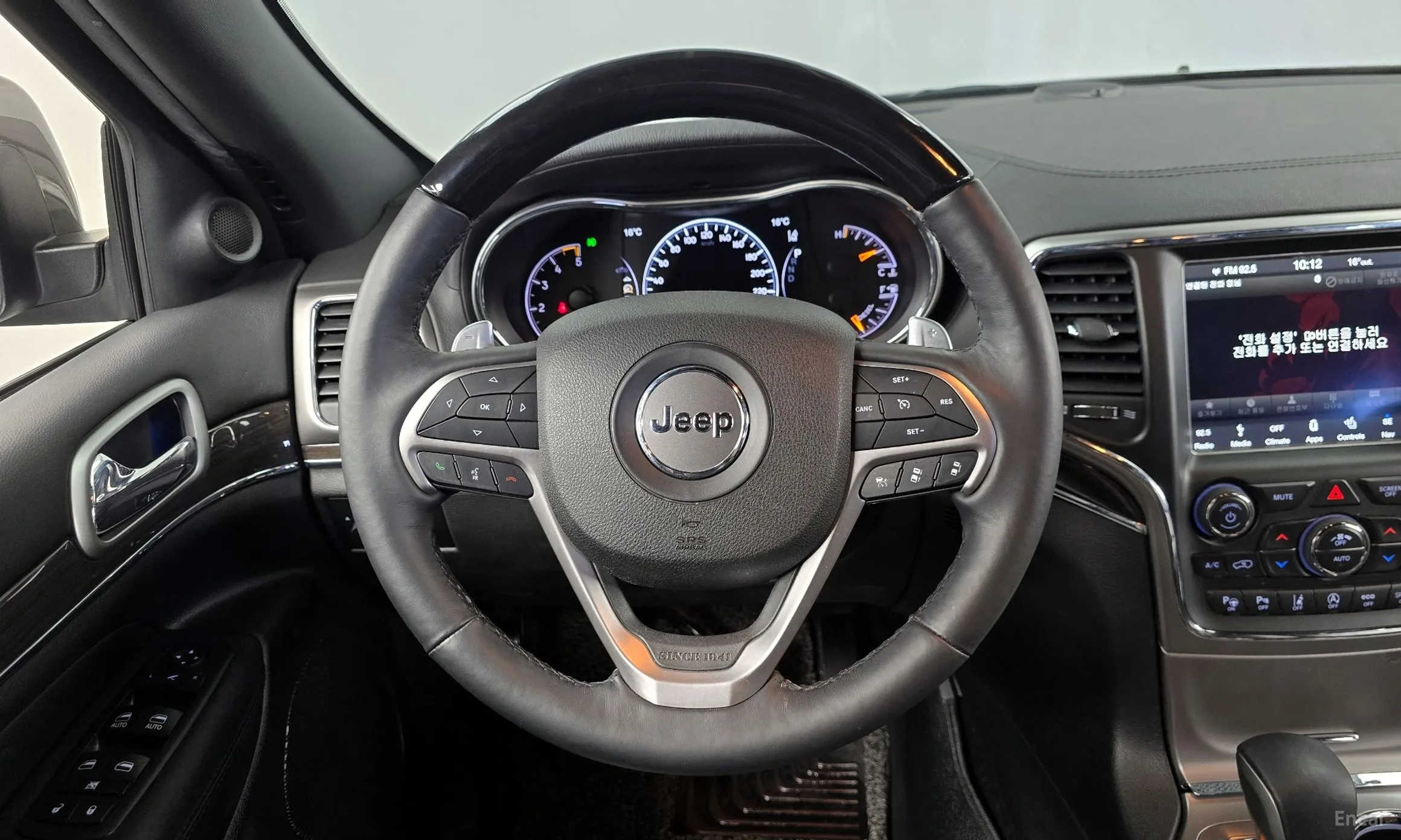 Jeep Grand Cherokee превью 13