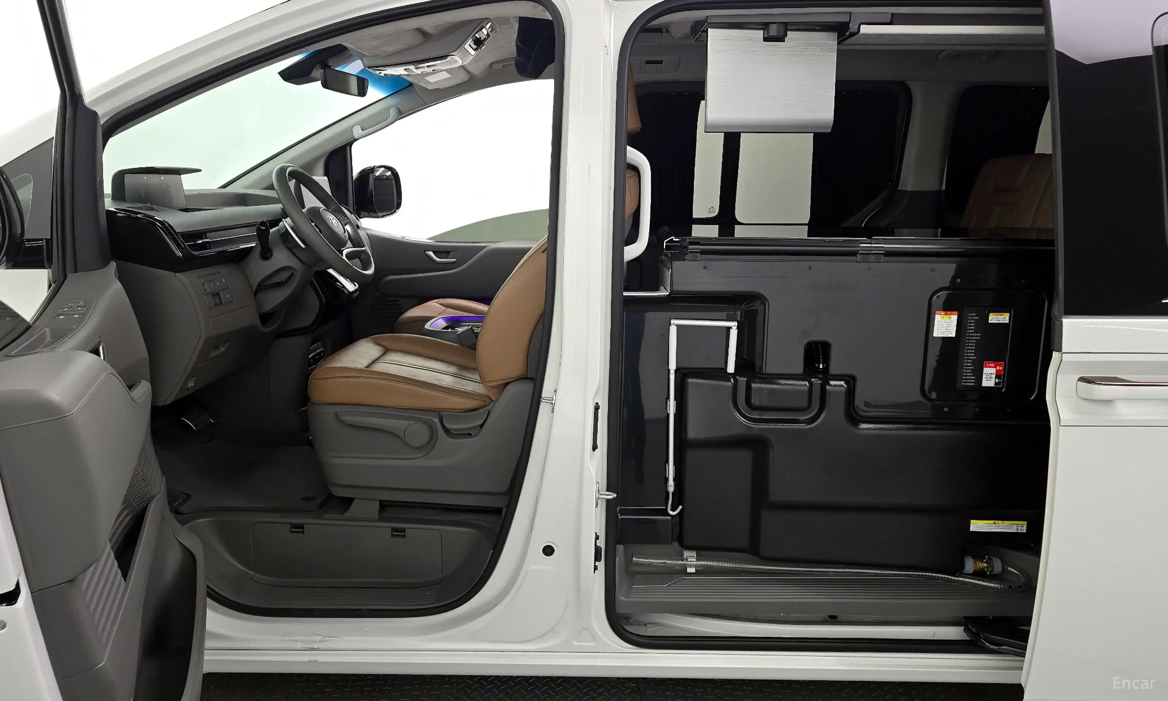 Hyundai Staria превью 10