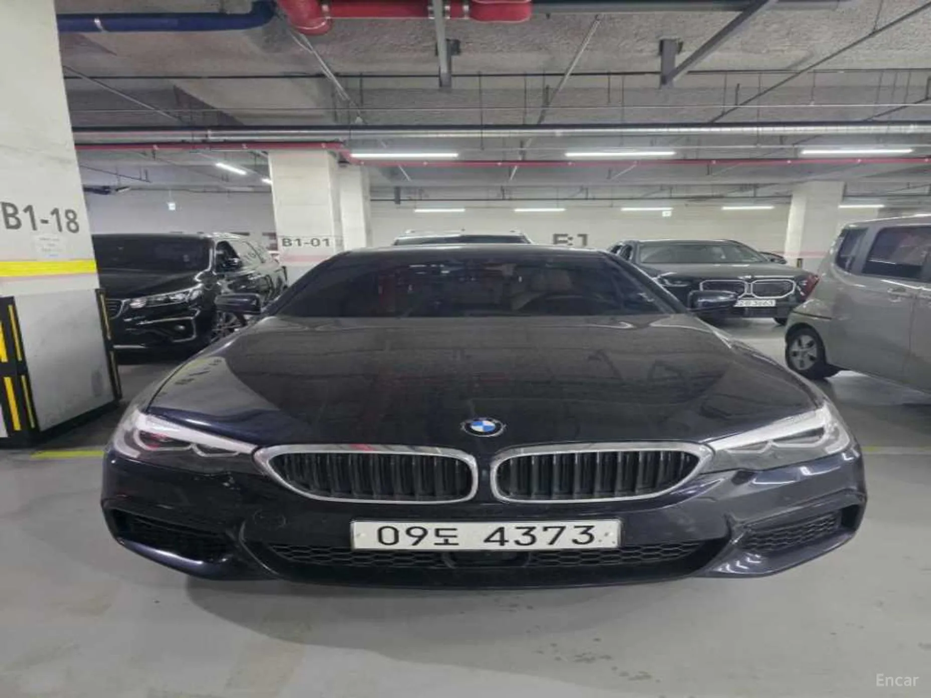 BMW 5 Series (G30) превью 10