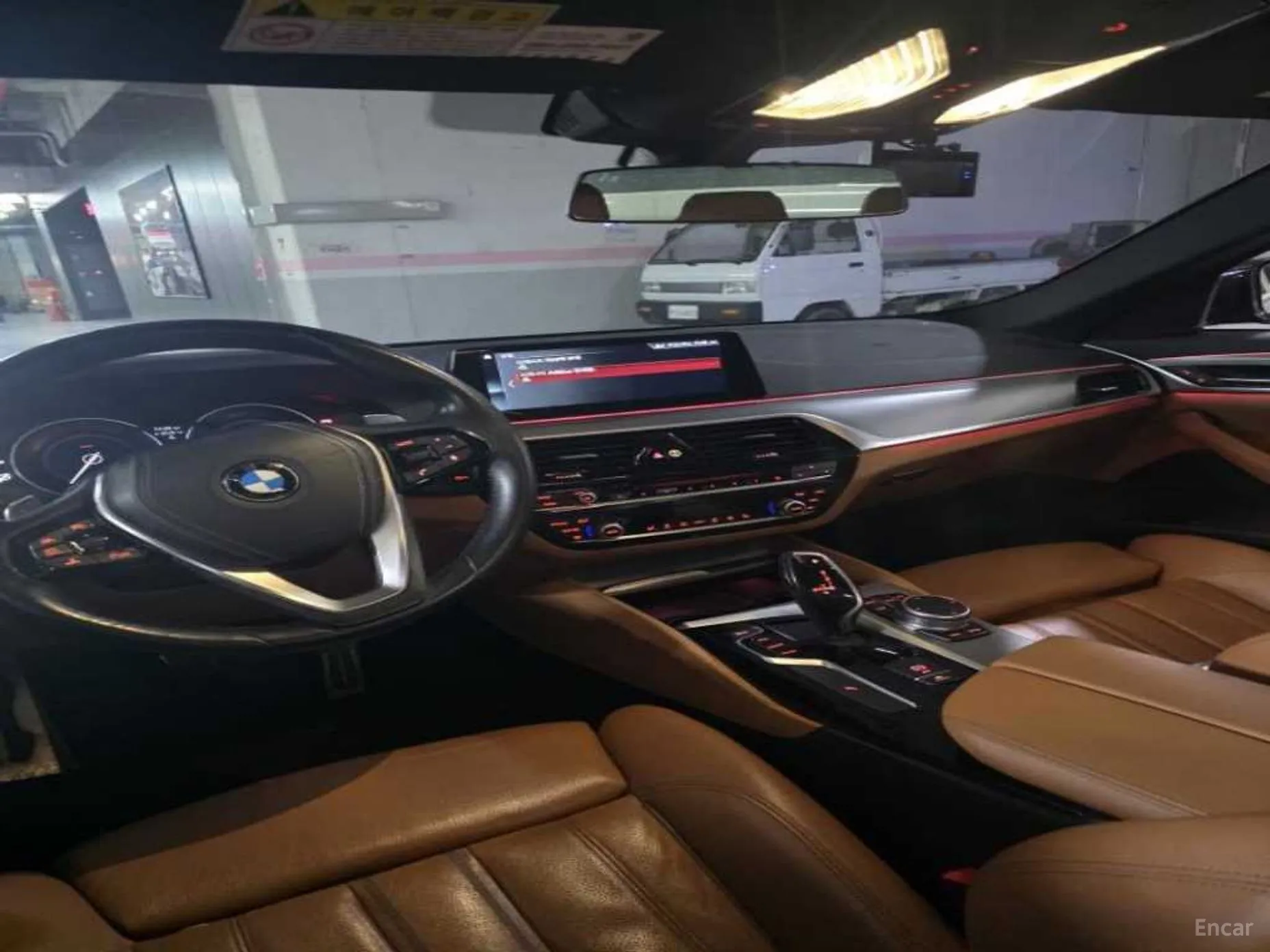 BMW 5 Series (G30) превью 9
