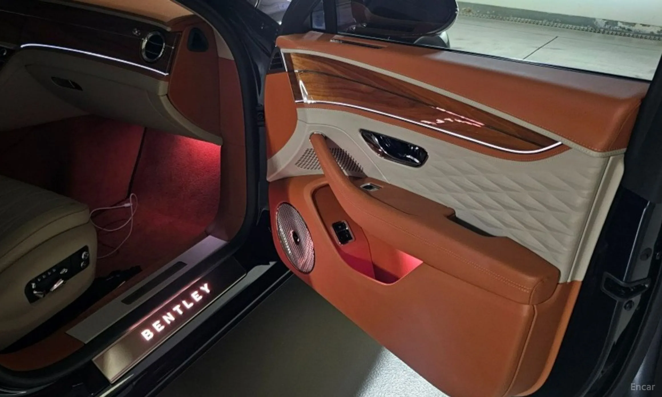 Bentley Flying Spur 3rd Generation превью 8