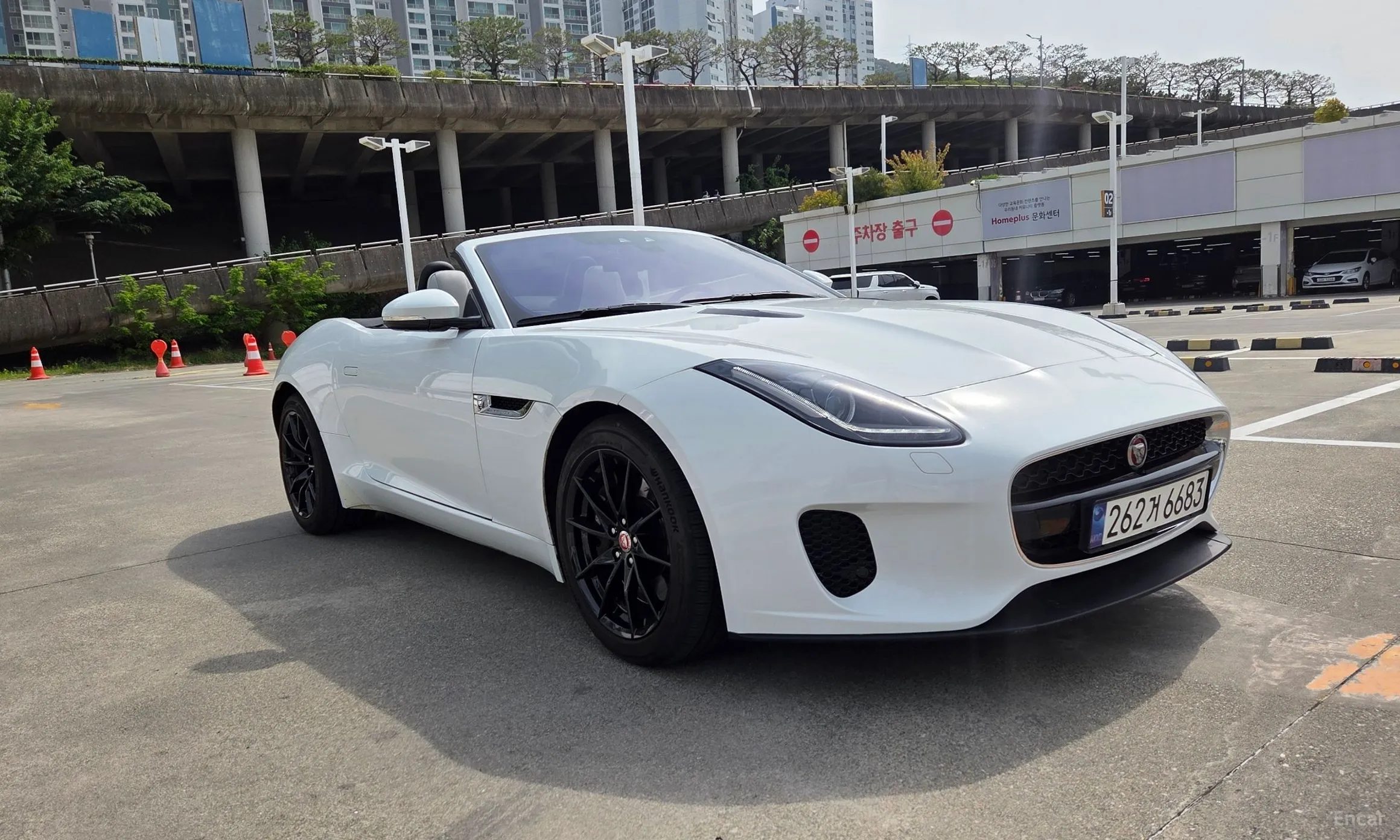 Jaguar F-TYPE превью 3