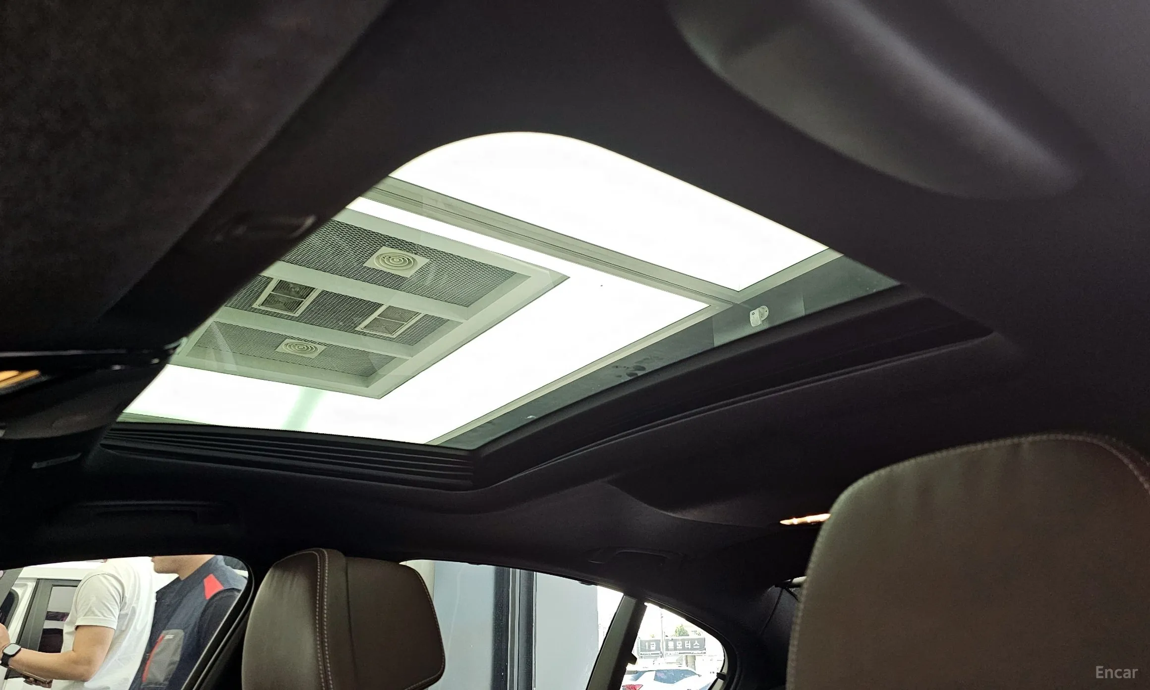 BMW 5 Series (G30) превью 18