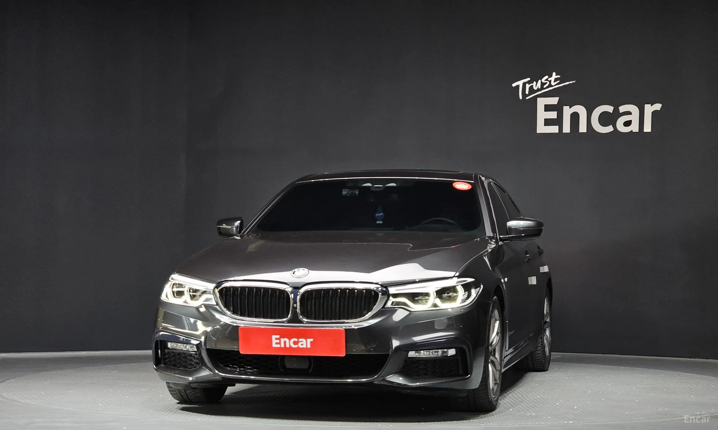 BMW 5 Series (G30) превью 3