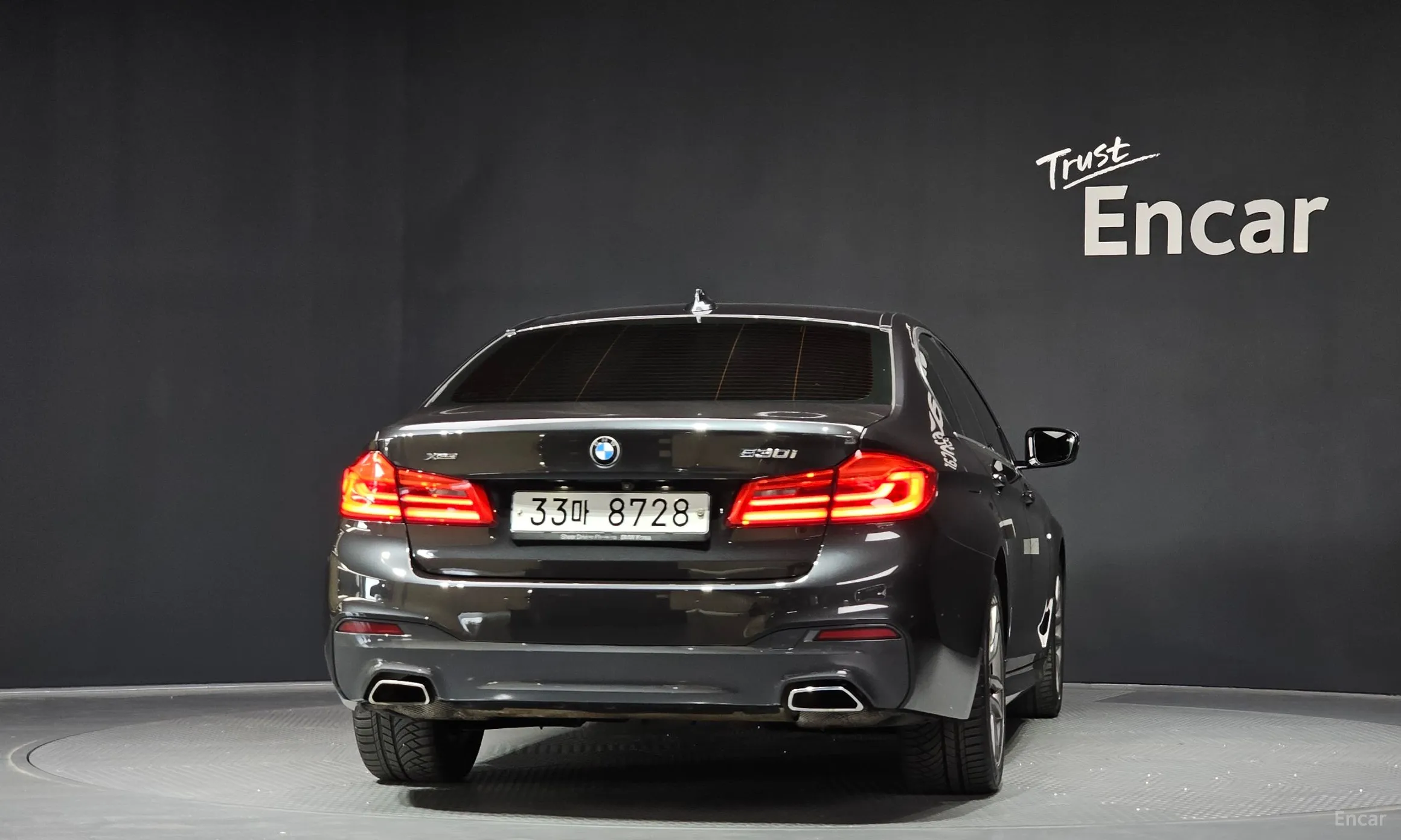 BMW 5 Series (G30) превью 4